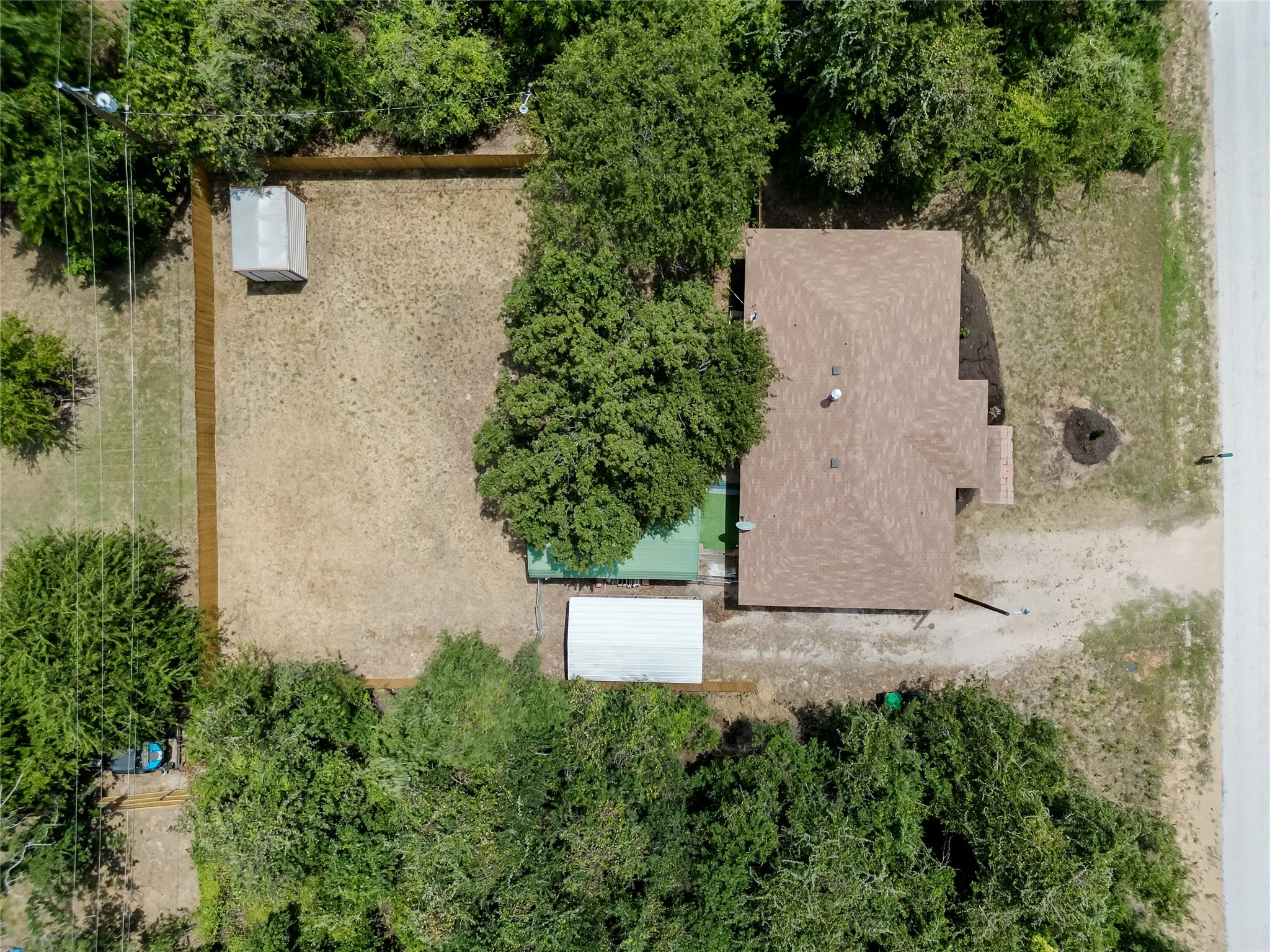 Single Family Residence For Sale in Parker County , 312 Birchwood Street, Azle, Texas 76020, 3 Bedroom, 2 Bathroom, 1 Garage spaces, 1,120 Sqft, built in 1982, mls#21358131, Real Estate Agent in Azle, Homes For Sale in Parker county, Homes For Sale in Azle, Realtor in Azle Texas, Real Estate Brokerage Independent Realty Texas, Luminita Cordes Realtor