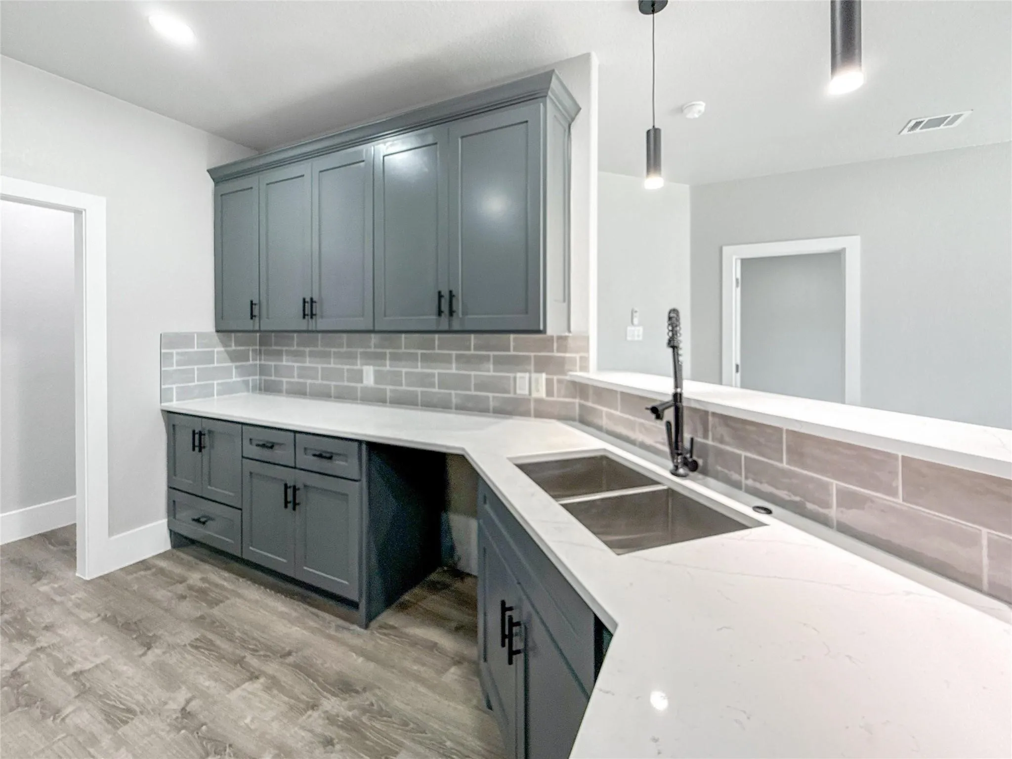 Single Family Residence For Sale in Dallas County , 2130 Kathleen Avenue, Dallas, Texas 75216, 5 Bedroom, 3 Bathroom, 2 Garage spaces, 2,100 Sqft, built in 2025, mls#21357497, Real Estate Agent in Dallas, Homes For Sale in Dallas county, Homes For Sale in Dallas, Realtor in Dallas Texas, Real Estate Brokerage Independent Realty Texas, Luminita Cordes Realtor
