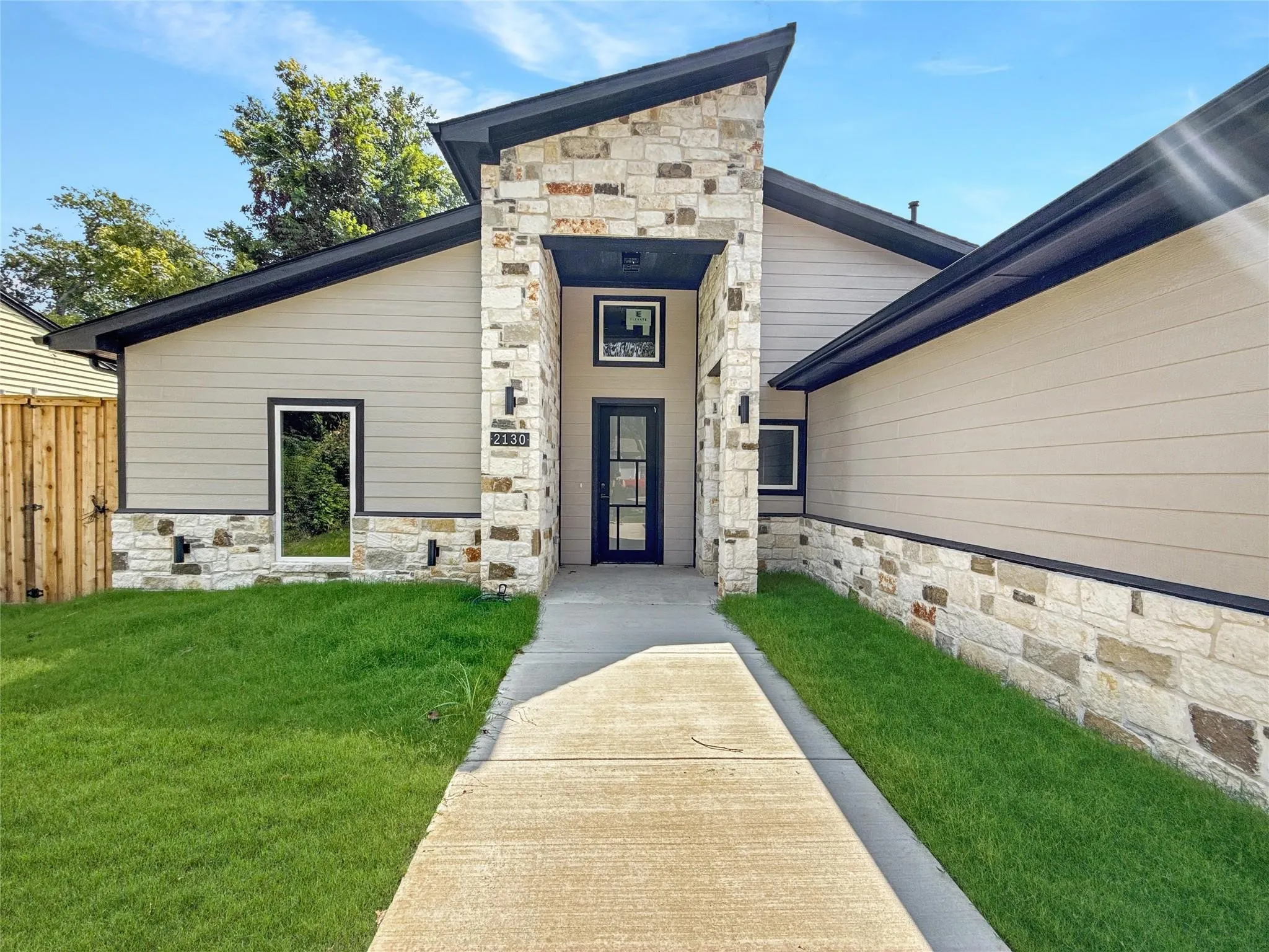 Single Family Residence For Sale in Dallas County , 2130 Kathleen Avenue, Dallas, Texas 75216, 5 Bedroom, 3 Bathroom, 2 Garage spaces, 2,100 Sqft, built in 2025, mls#21357497, Real Estate Agent in Dallas, Homes For Sale in Dallas county, Homes For Sale in Dallas, Realtor in Dallas Texas, Real Estate Brokerage Independent Realty Texas, Luminita Cordes Realtor