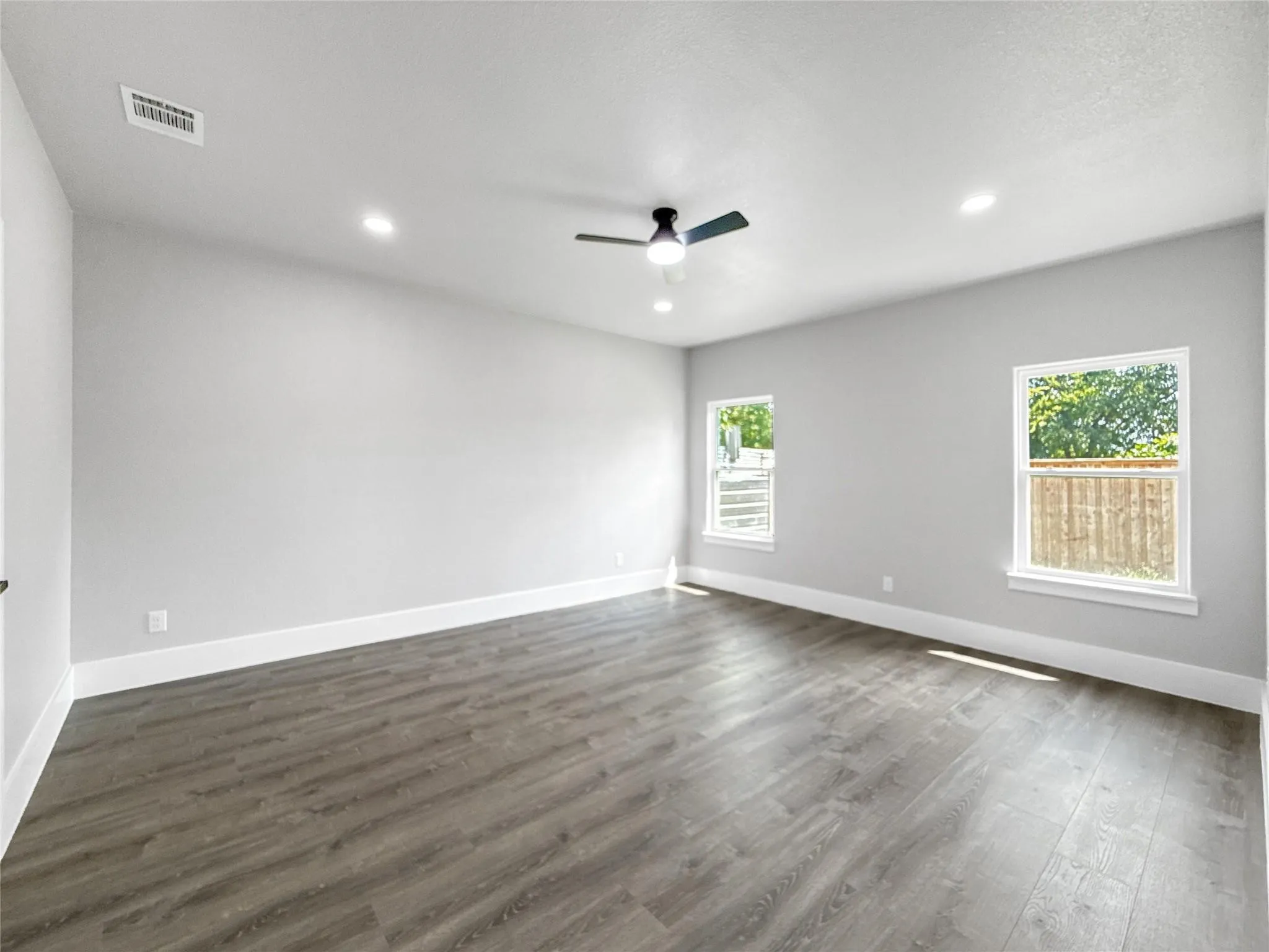 Single Family Residence For Sale in Dallas County , 2130 Kathleen Avenue, Dallas, Texas 75216, 5 Bedroom, 3 Bathroom, 2 Garage spaces, 2,100 Sqft, built in 2025, mls#21357497, Real Estate Agent in Dallas, Homes For Sale in Dallas county, Homes For Sale in Dallas, Realtor in Dallas Texas, Real Estate Brokerage Independent Realty Texas, Luminita Cordes Realtor