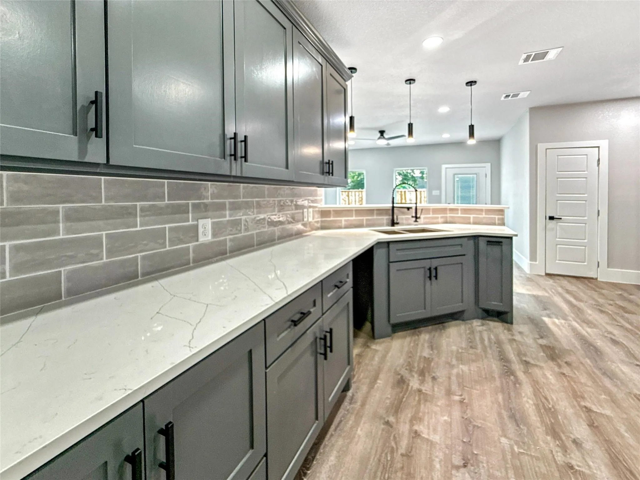 Single Family Residence For Sale in Dallas County , 2130 Kathleen Avenue, Dallas, Texas 75216, 5 Bedroom, 3 Bathroom, 2 Garage spaces, 2,100 Sqft, built in 2025, mls#21357497, Real Estate Agent in Dallas, Homes For Sale in Dallas county, Homes For Sale in Dallas, Realtor in Dallas Texas, Real Estate Brokerage Independent Realty Texas, Luminita Cordes Realtor