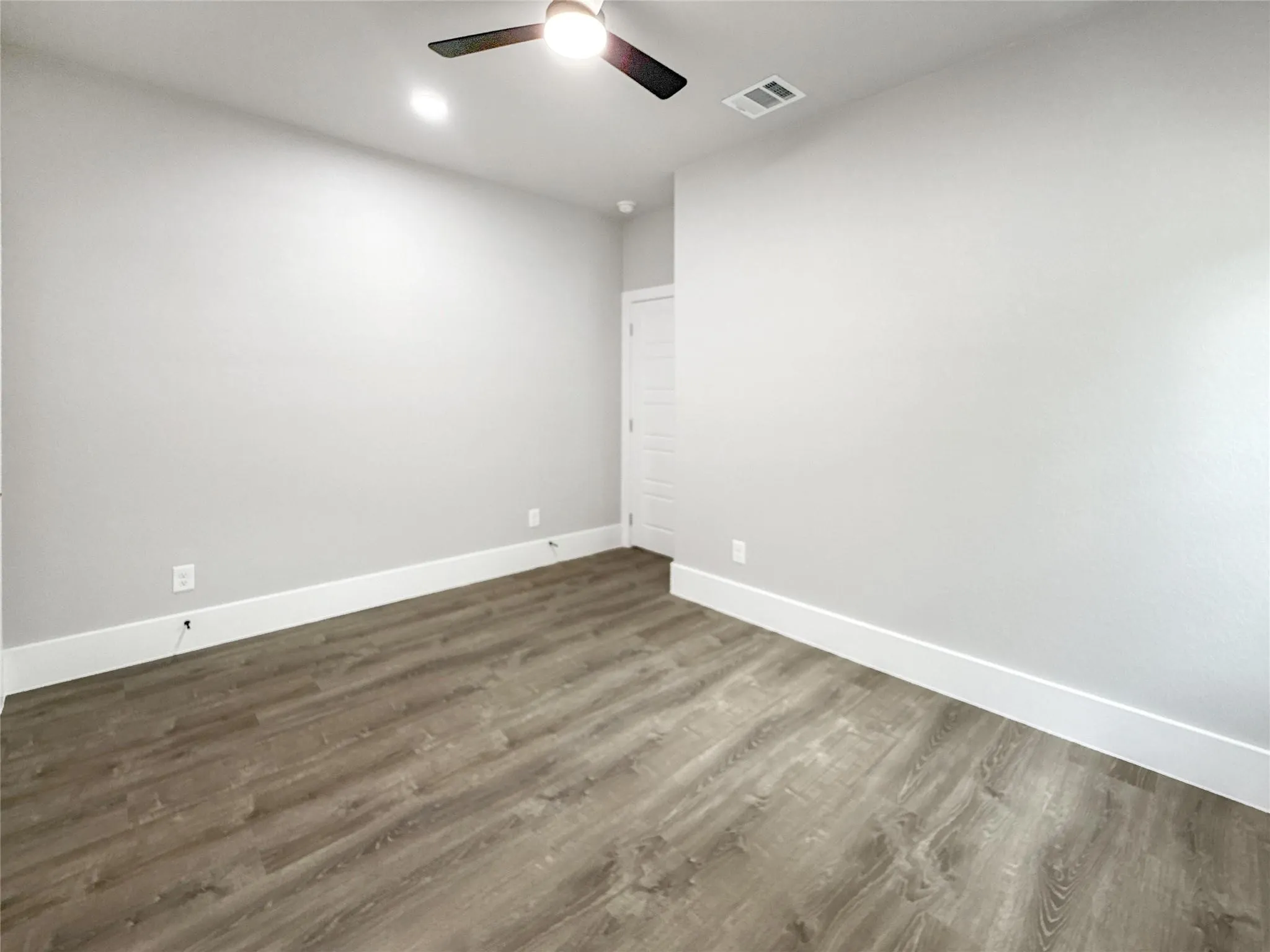 Single Family Residence For Sale in Dallas County , 2130 Kathleen Avenue, Dallas, Texas 75216, 5 Bedroom, 3 Bathroom, 2 Garage spaces, 2,100 Sqft, built in 2025, mls#21357497, Real Estate Agent in Dallas, Homes For Sale in Dallas county, Homes For Sale in Dallas, Realtor in Dallas Texas, Real Estate Brokerage Independent Realty Texas, Luminita Cordes Realtor