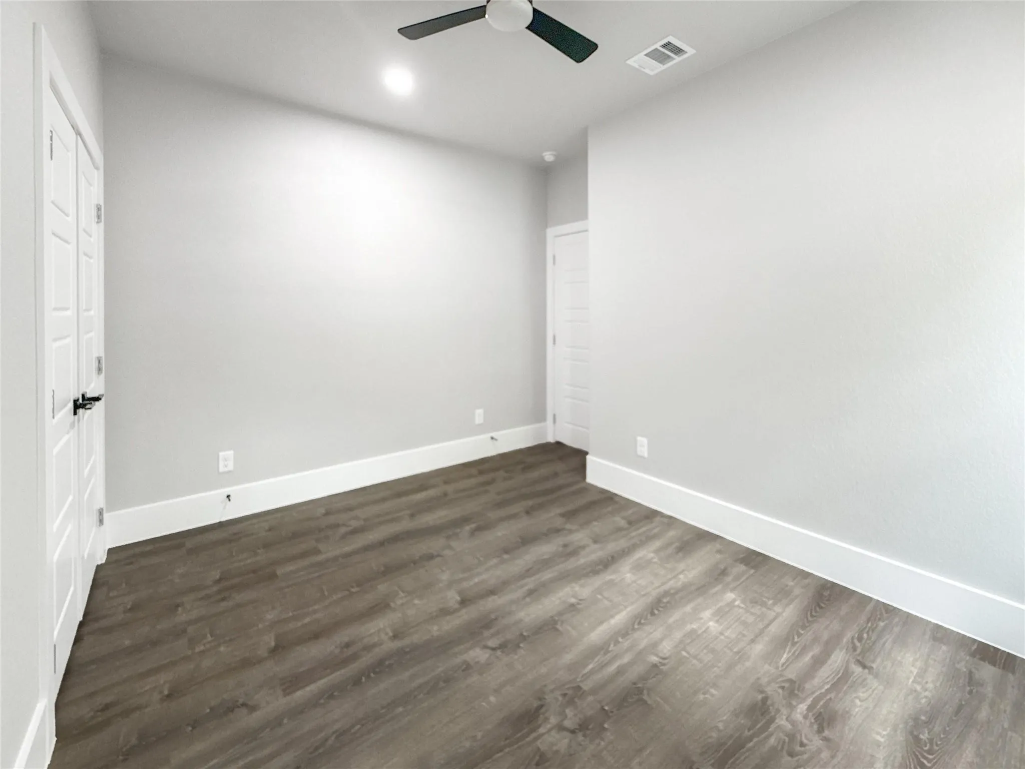 Single Family Residence For Sale in Dallas County , 2130 Kathleen Avenue, Dallas, Texas 75216, 5 Bedroom, 3 Bathroom, 2 Garage spaces, 2,100 Sqft, built in 2025, mls#21357497, Real Estate Agent in Dallas, Homes For Sale in Dallas county, Homes For Sale in Dallas, Realtor in Dallas Texas, Real Estate Brokerage Independent Realty Texas, Luminita Cordes Realtor