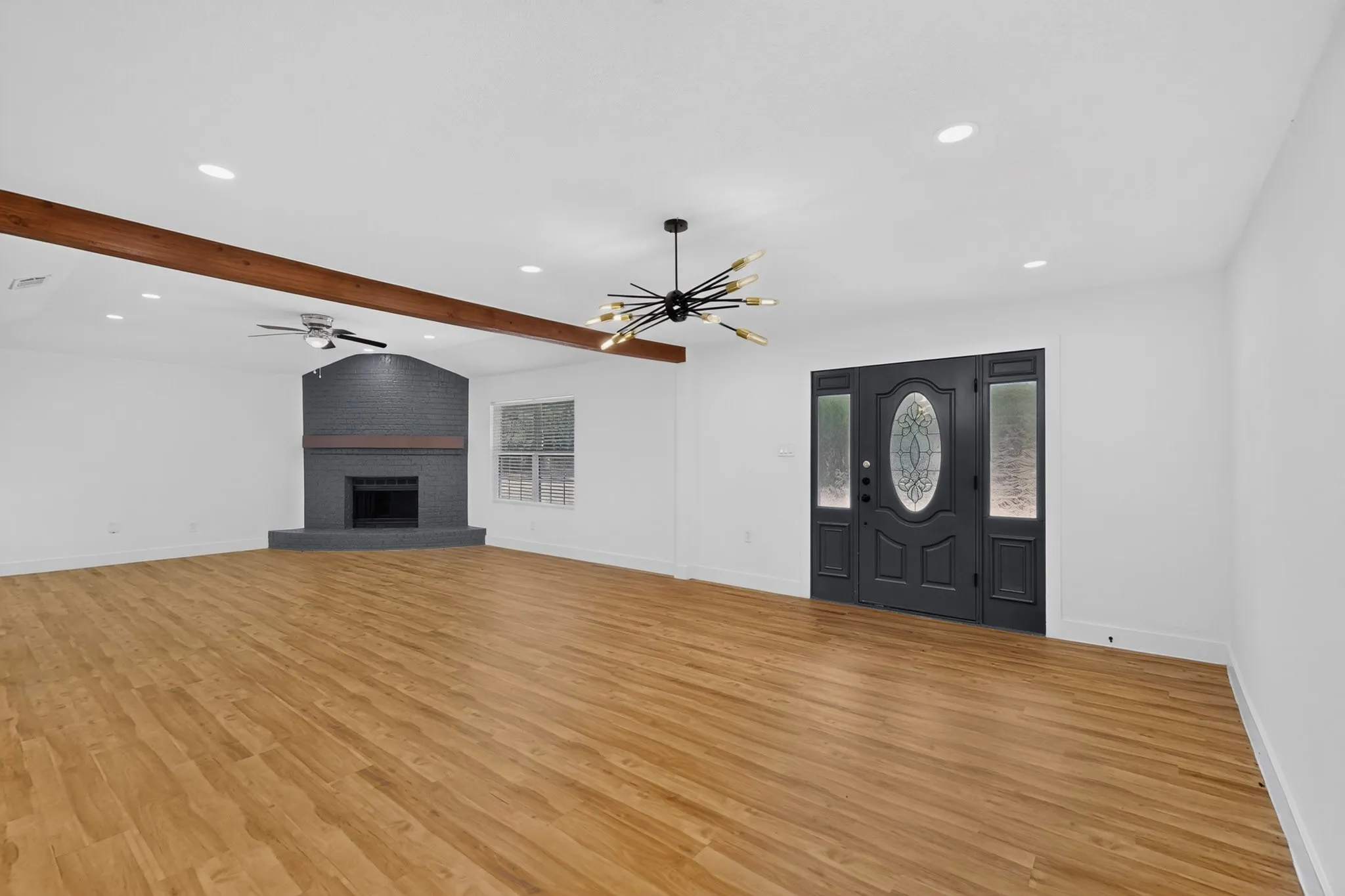 Single Family Residence For Rent in Tarrant County , 6000 Cool Springs Drive, Arlington, Texas 76001, 3 Bedroom, 2 Bathroom, 2 Garage spaces, 1,745 Sqft, built in 1982, mls#21357393, Real Estate Agent in Arlington, Homes For Rent in Tarrant county, Homes For Rent in Arlington, Realtor in Arlington Texas, Real Estate Brokerage Independent Realty Texas, Luminita Cordes Realtor