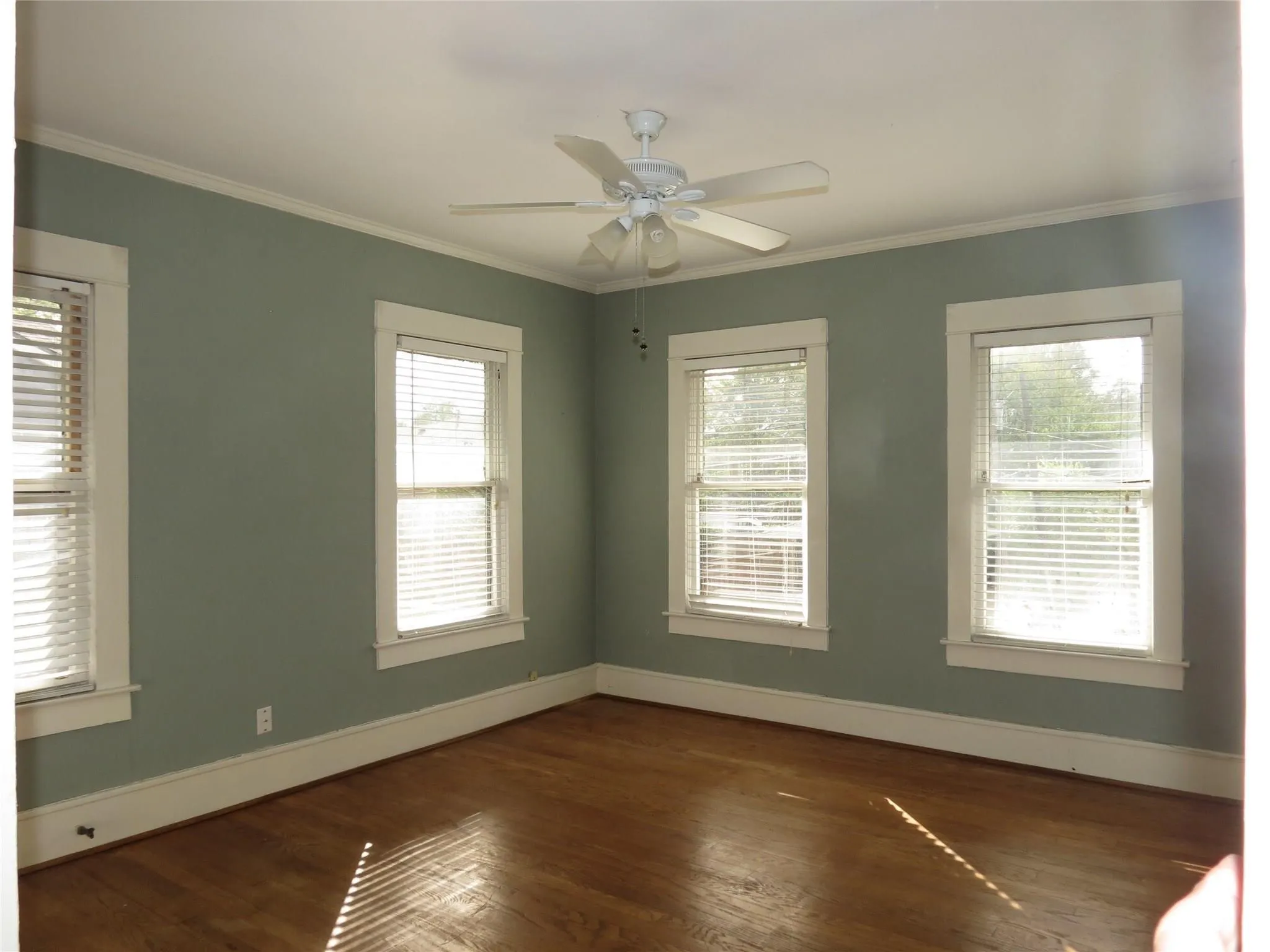 Apartment For Rent in Dallas County , 2516 Del Mar, Dallas, Texas 75206, 1 Bedroom, 1 Bathroom, Garage spaces, 800 Sqft, built in 1925, mls#21358799, Real Estate Agent in Dallas, Homes For Rent in Dallas county, Homes For Rent in Dallas, Realtor in Dallas Texas, Real Estate Brokerage Independent Realty Texas, Luminita Cordes Realtor