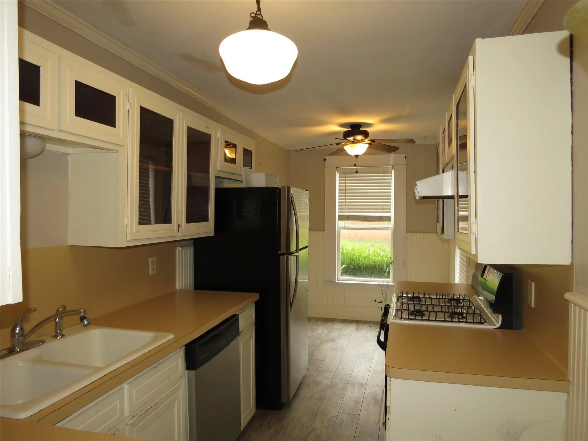 Apartment For Rent in Dallas County , 2516 Del Mar, Dallas, Texas 75206, 1 Bedroom, 1 Bathroom, Garage spaces, 800 Sqft, built in 1925, mls#21358799, Real Estate Agent in Dallas, Homes For Rent in Dallas county, Homes For Rent in Dallas, Realtor in Dallas Texas, Real Estate Brokerage Independent Realty Texas, Luminita Cordes Realtor
