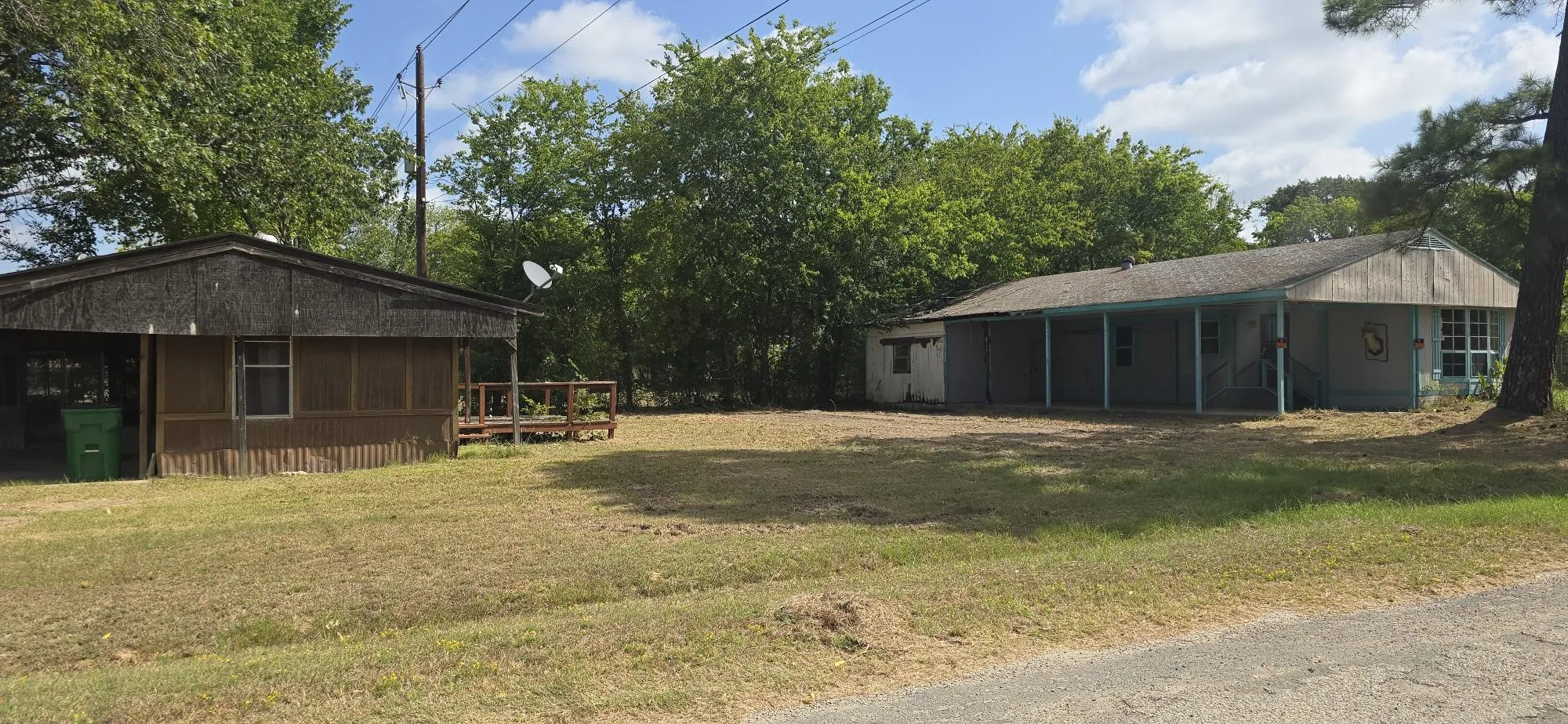 Mobile Home For Sale in Henderson County , 210 Kelly Lane, Seven Points, Texas 75143, 2 Bedroom, 1 Bathroom, Garage spaces, 928 Sqft, built in 1985, mls#21358801, Real Estate Agent in Seven Points, Homes For Sale in Henderson county, Homes For Sale in Seven Points, Realtor in Seven Points Texas, Real Estate Brokerage Independent Realty Texas, Luminita Cordes Realtor