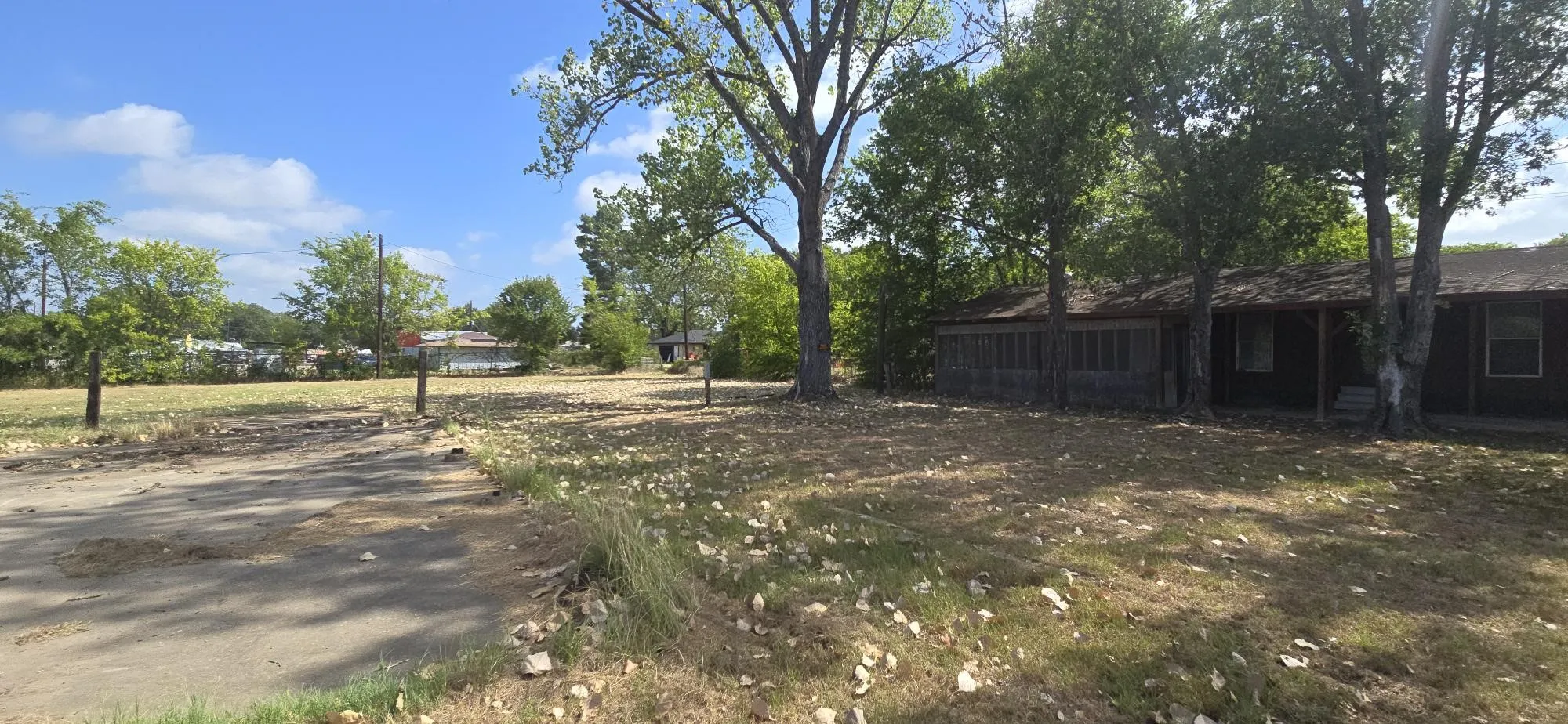 Mobile Home For Sale in Henderson County , 210 Kelly Lane, Seven Points, Texas 75143, 2 Bedroom, 1 Bathroom, Garage spaces, 928 Sqft, built in 1985, mls#21358801, Real Estate Agent in Seven Points, Homes For Sale in Henderson county, Homes For Sale in Seven Points, Realtor in Seven Points Texas, Real Estate Brokerage Independent Realty Texas, Luminita Cordes Realtor