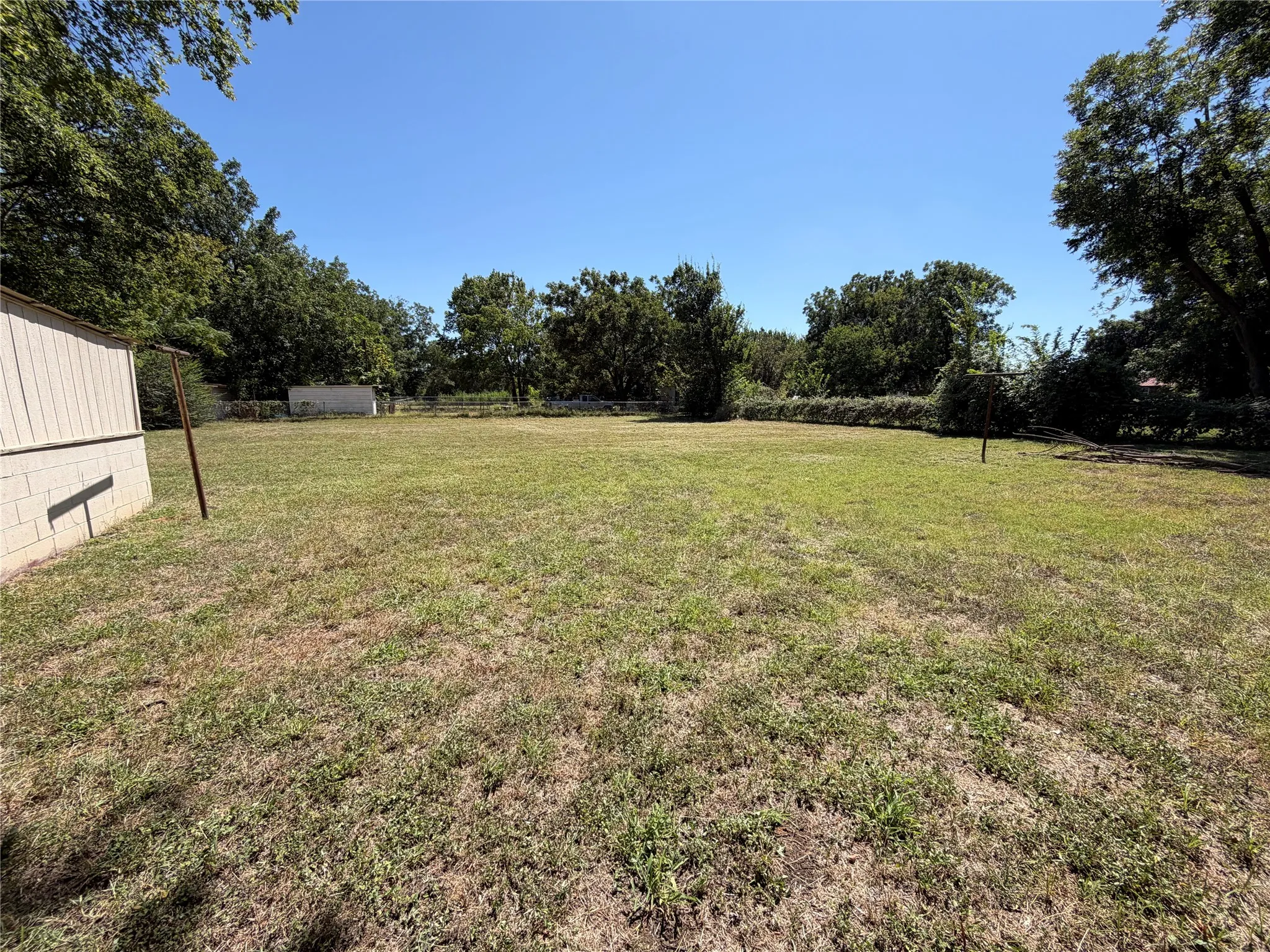 Single Family Residence For Sale in Mc Lennan County , 1212 Kilgore Lane, Waco, Texas 76705, 3 Bedroom, 2 Bathroom, 2 Garage spaces, 1,447 Sqft, built in 1960, mls#21358792, Real Estate Agent in Waco, Homes For Sale in Mc Lennan county, Homes For Sale in Waco, Realtor in Waco Texas, Real Estate Brokerage Independent Realty Texas, Luminita Cordes Realtor