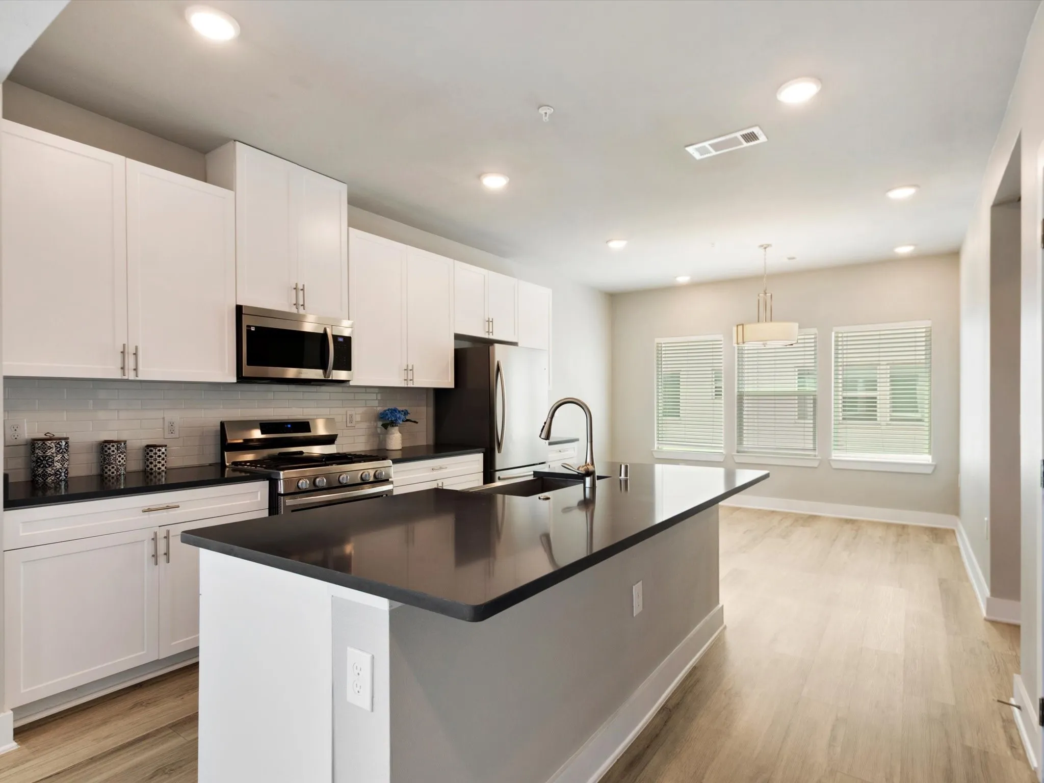 Townhouse For Sale in Collin County , 3368 Norris Street, Plano, Texas 75074, 3 Bedroom, 4 Bathroom, 2 Garage spaces, 1,771 Sqft, built in 2022, mls#21346630, Real Estate Agent in Plano, Homes For Sale in Collin county, Homes For Sale in Plano, Realtor in Plano Texas, Real Estate Brokerage Independent Realty Texas, Luminita Cordes Realtor