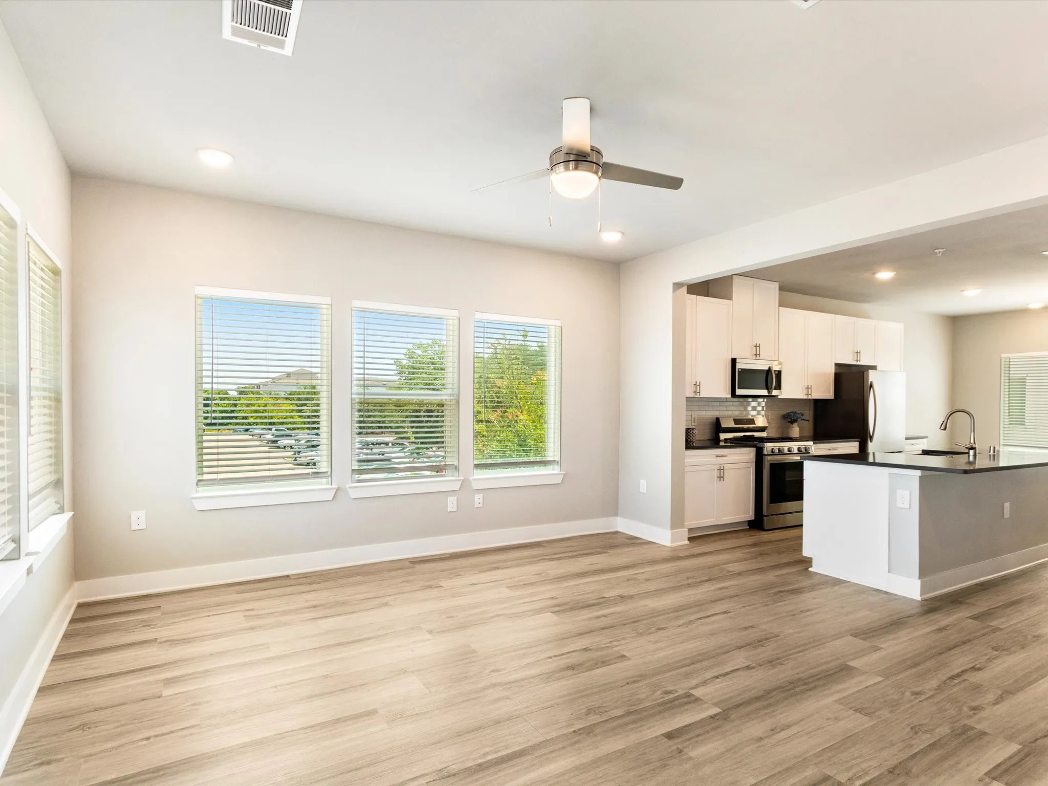 Townhouse For Sale in Collin County , 3368 Norris Street, Plano, Texas 75074, 3 Bedroom, 4 Bathroom, 2 Garage spaces, 1,771 Sqft, built in 2022, mls#21346630, Real Estate Agent in Plano, Homes For Sale in Collin county, Homes For Sale in Plano, Realtor in Plano Texas, Real Estate Brokerage Independent Realty Texas, Luminita Cordes Realtor