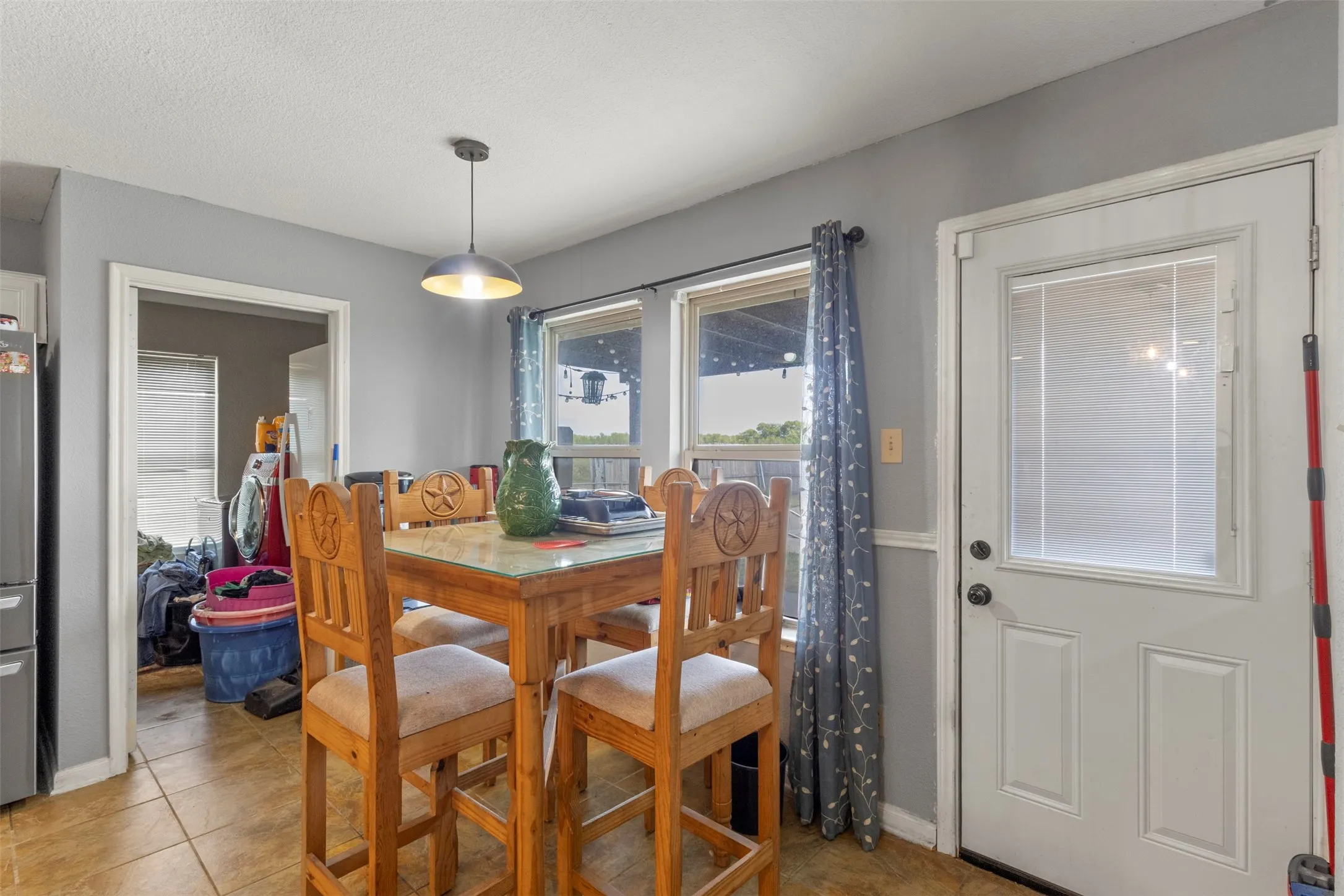 Single Family Residence For Sale in Denton County , 5215 Ganzer Road W, Krum, Texas 76249, 4 Bedroom, 3 Bathroom, Garage spaces, 2,521 Sqft, built in 2007, mls#21357826, Real Estate Agent in Krum, Homes For Sale in Denton county, Homes For Sale in Krum, Realtor in Krum Texas, Real Estate Brokerage Independent Realty Texas, Luminita Cordes Realtor