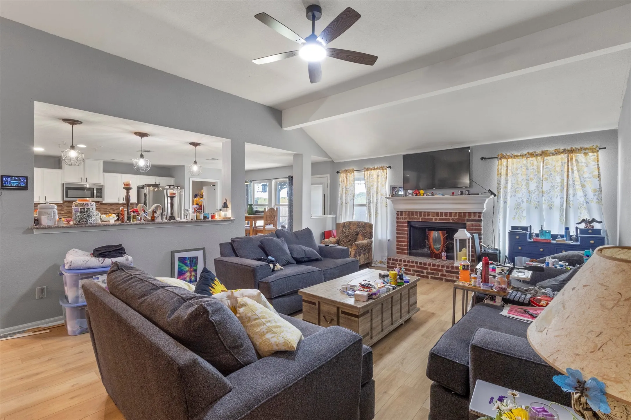 Single Family Residence For Sale in Denton County , 5215 Ganzer Road W, Krum, Texas 76249, 4 Bedroom, 3 Bathroom, Garage spaces, 2,521 Sqft, built in 2007, mls#21357826, Real Estate Agent in Krum, Homes For Sale in Denton county, Homes For Sale in Krum, Realtor in Krum Texas, Real Estate Brokerage Independent Realty Texas, Luminita Cordes Realtor