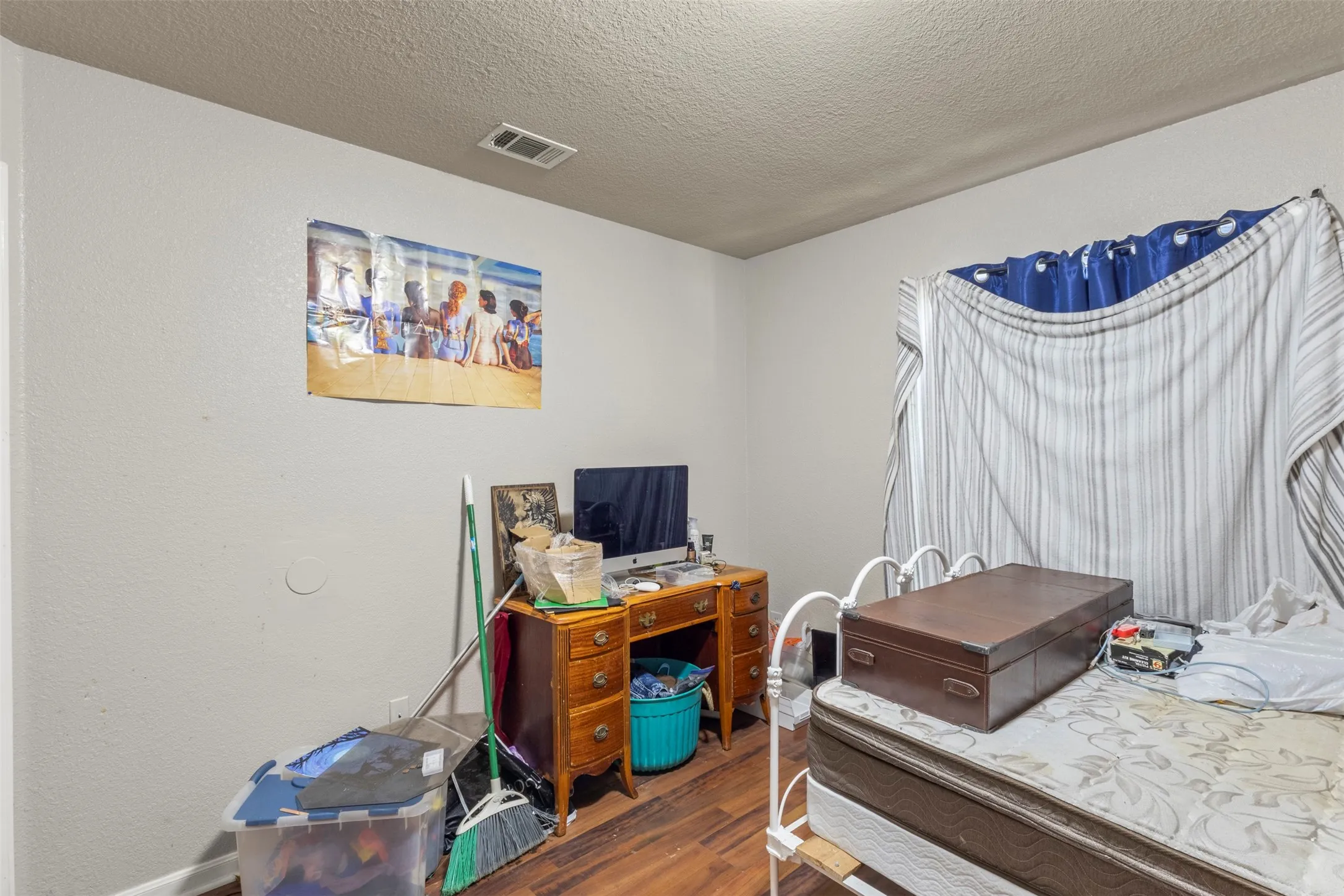Single Family Residence For Sale in Denton County , 5215 Ganzer Road W, Krum, Texas 76249, 4 Bedroom, 3 Bathroom, Garage spaces, 2,521 Sqft, built in 2007, mls#21357826, Real Estate Agent in Krum, Homes For Sale in Denton county, Homes For Sale in Krum, Realtor in Krum Texas, Real Estate Brokerage Independent Realty Texas, Luminita Cordes Realtor