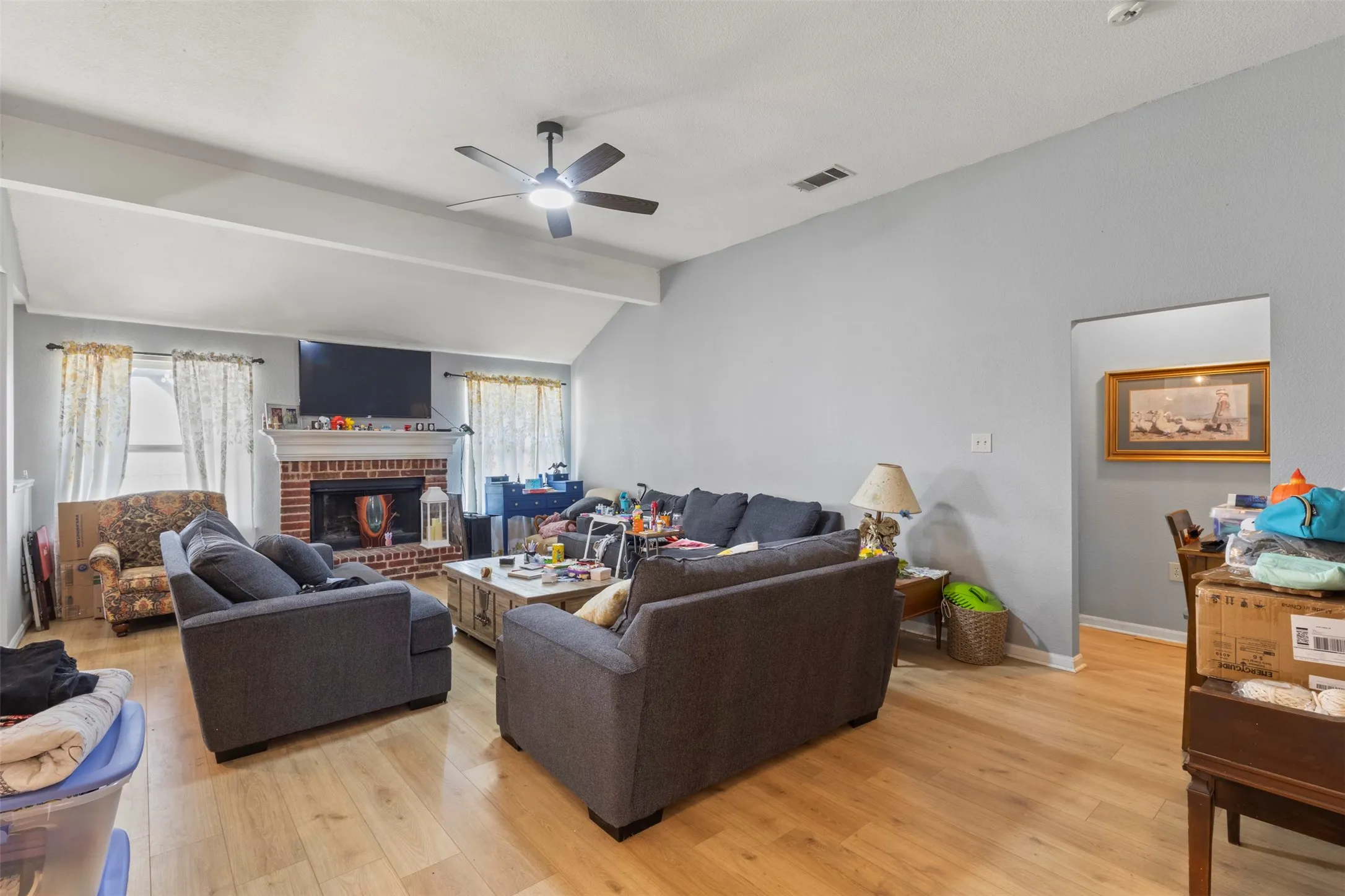 Single Family Residence For Sale in Denton County , 5215 Ganzer Road W, Krum, Texas 76249, 4 Bedroom, 3 Bathroom, Garage spaces, 2,521 Sqft, built in 2007, mls#21357826, Real Estate Agent in Krum, Homes For Sale in Denton county, Homes For Sale in Krum, Realtor in Krum Texas, Real Estate Brokerage Independent Realty Texas, Luminita Cordes Realtor