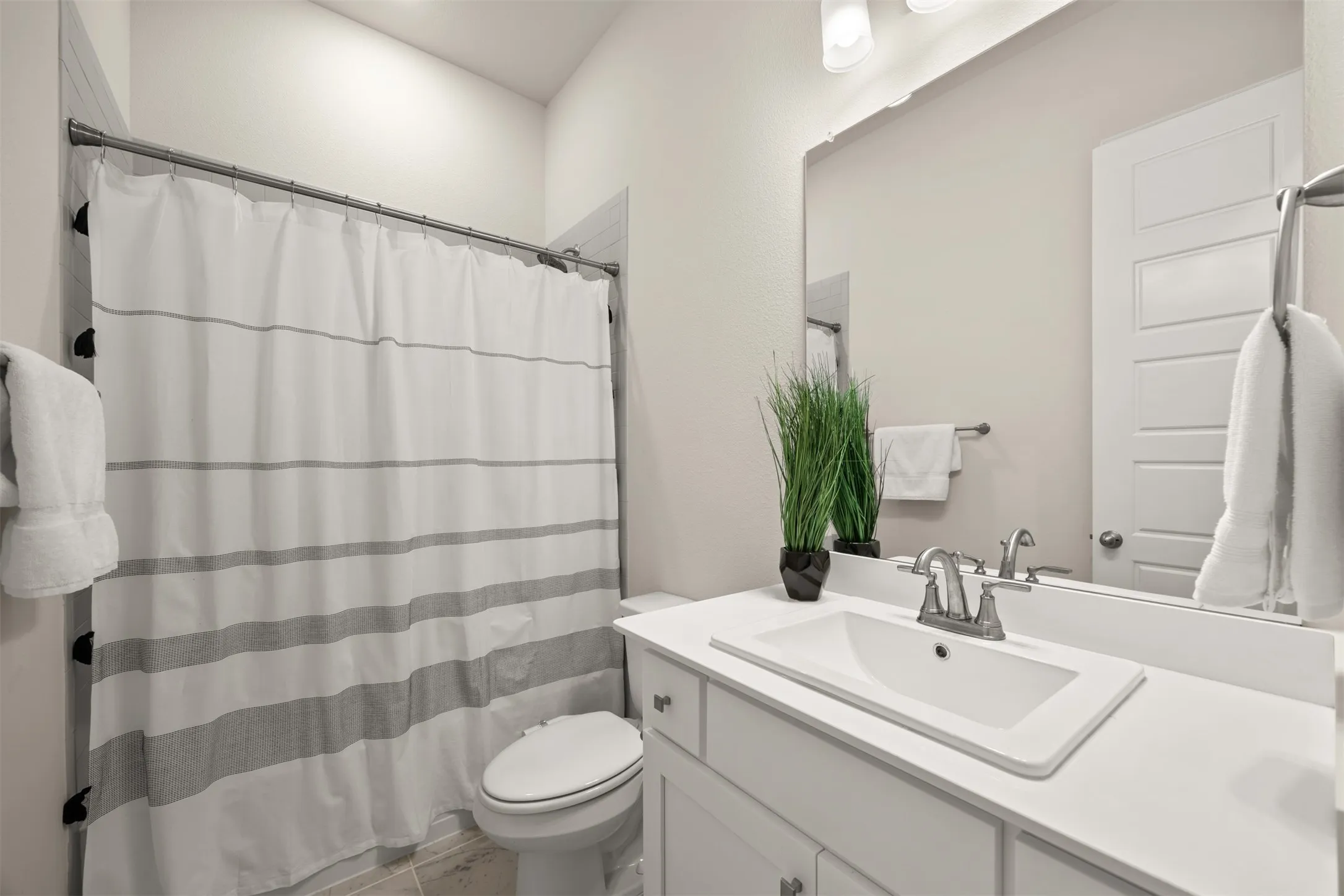 Single Family Residence For Sale in Collin County , 413 Winding Creek Lane, Anna, Texas 75409, 4 Bedroom, 3 Bathroom, 3 Garage spaces, 2,817 Sqft, built in 2021, mls#21349944, Real Estate Agent in Anna, Homes For Sale in Collin county, Homes For Sale in Anna, Realtor in Anna Texas, Real Estate Brokerage Independent Realty Texas, Luminita Cordes Realtor