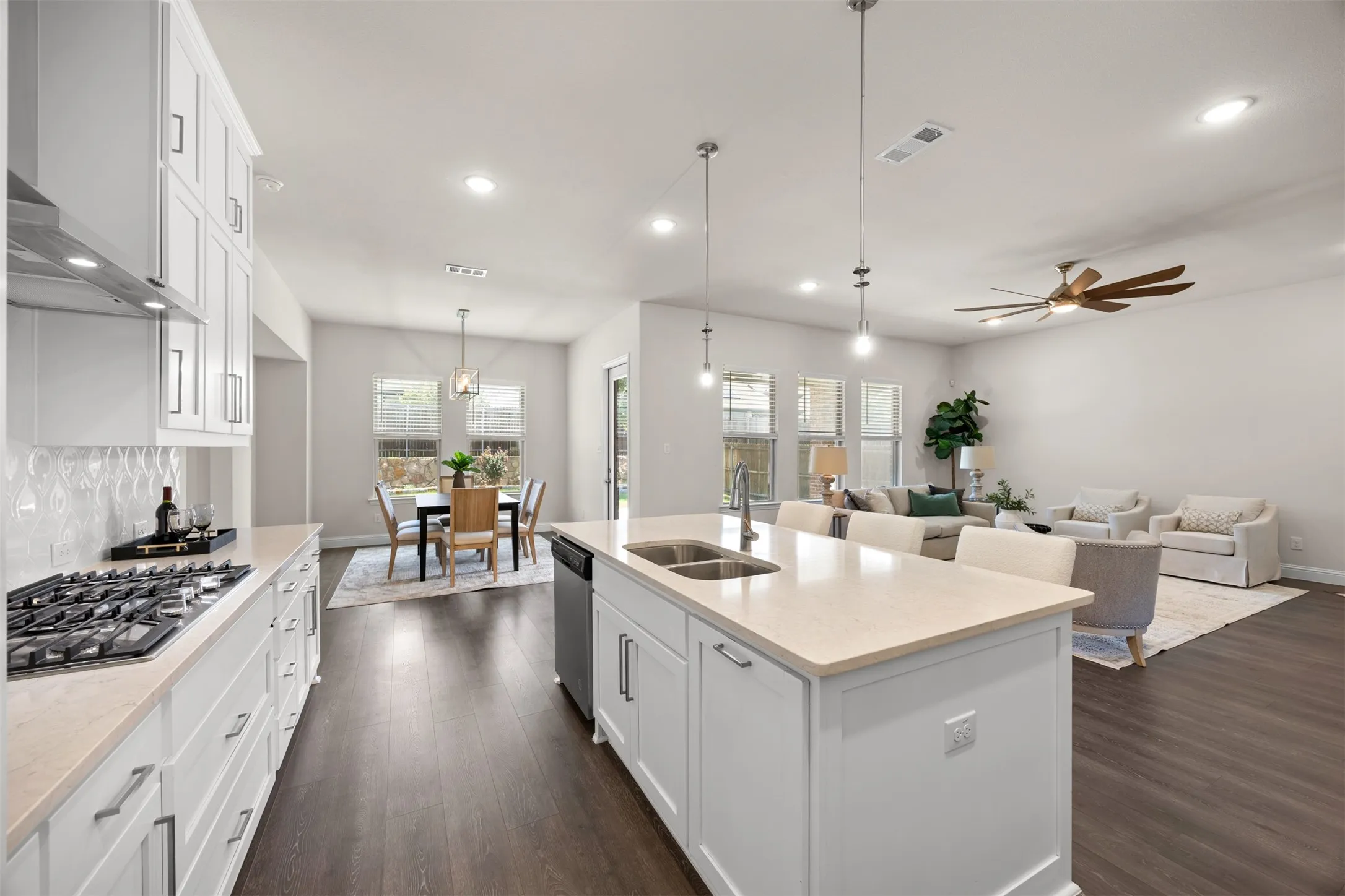 Single Family Residence For Sale in Collin County , 413 Winding Creek Lane, Anna, Texas 75409, 4 Bedroom, 3 Bathroom, 3 Garage spaces, 2,817 Sqft, built in 2021, mls#21349944, Real Estate Agent in Anna, Homes For Sale in Collin county, Homes For Sale in Anna, Realtor in Anna Texas, Real Estate Brokerage Independent Realty Texas, Luminita Cordes Realtor