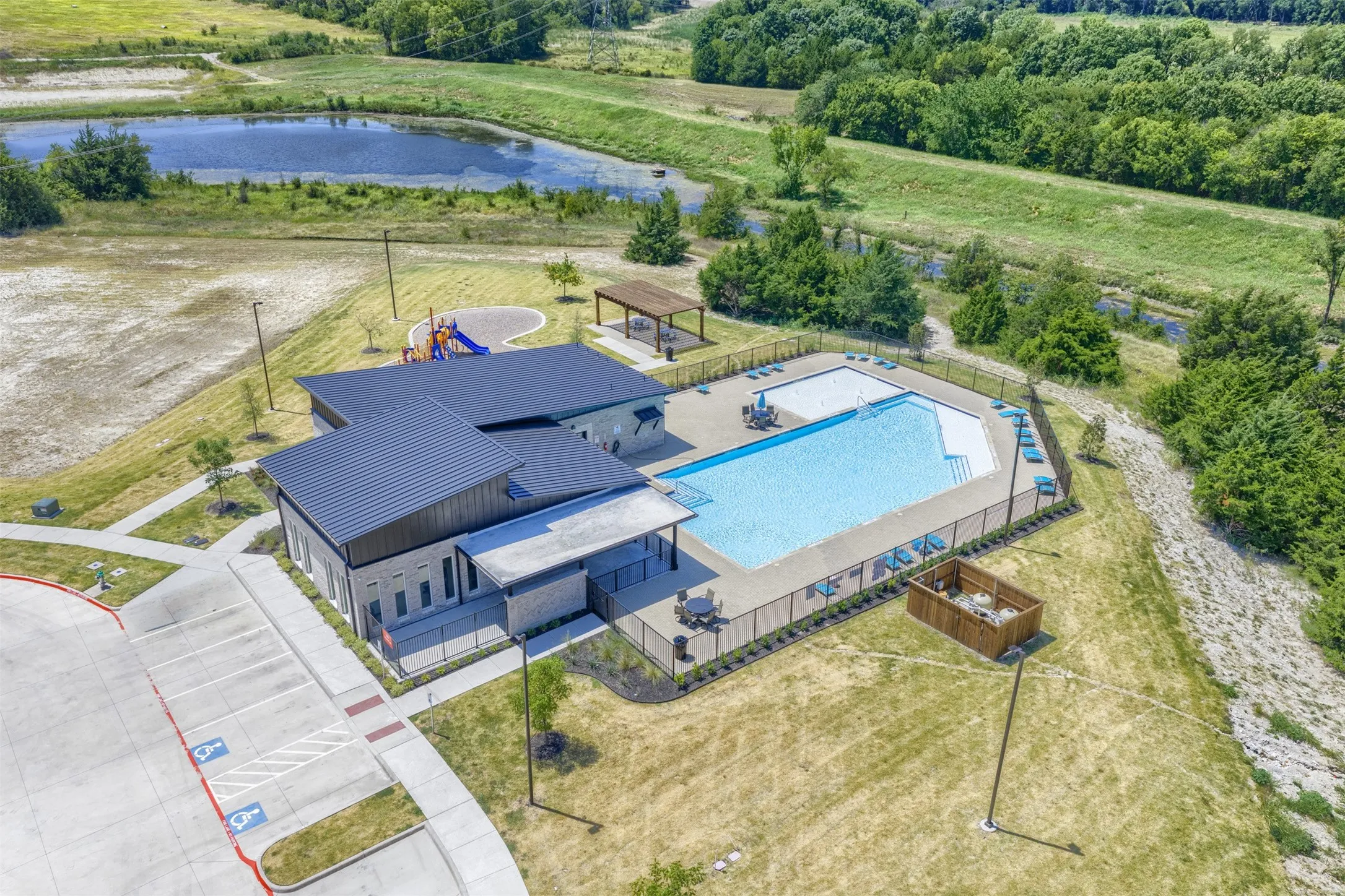 Single Family Residence For Sale in Collin County , 413 Winding Creek Lane, Anna, Texas 75409, 4 Bedroom, 3 Bathroom, 3 Garage spaces, 2,817 Sqft, built in 2021, mls#21349944, Real Estate Agent in Anna, Homes For Sale in Collin county, Homes For Sale in Anna, Realtor in Anna Texas, Real Estate Brokerage Independent Realty Texas, Luminita Cordes Realtor