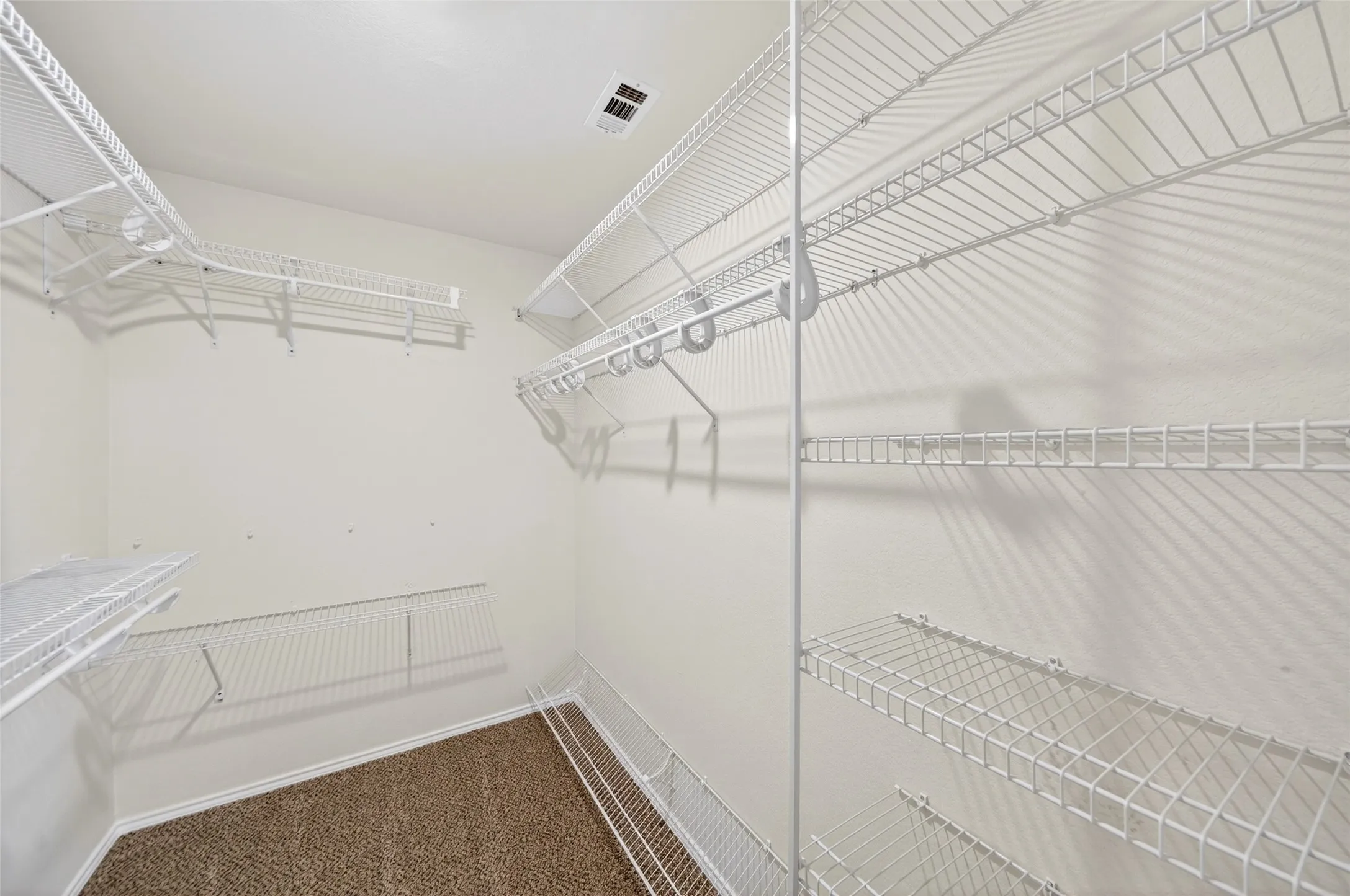 Single Family Residence For Sale in Rockwall County , 105 Southview Drive, Fate, Texas 75189, 4 Bedroom, 2 Bathroom, 2 Garage spaces, 2,846 Sqft, built in 2004, mls#21358814, Real Estate Agent in Fate, Homes For Sale in Rockwall county, Homes For Sale in Fate, Realtor in Fate Texas, Real Estate Brokerage Independent Realty Texas, Luminita Cordes Realtor