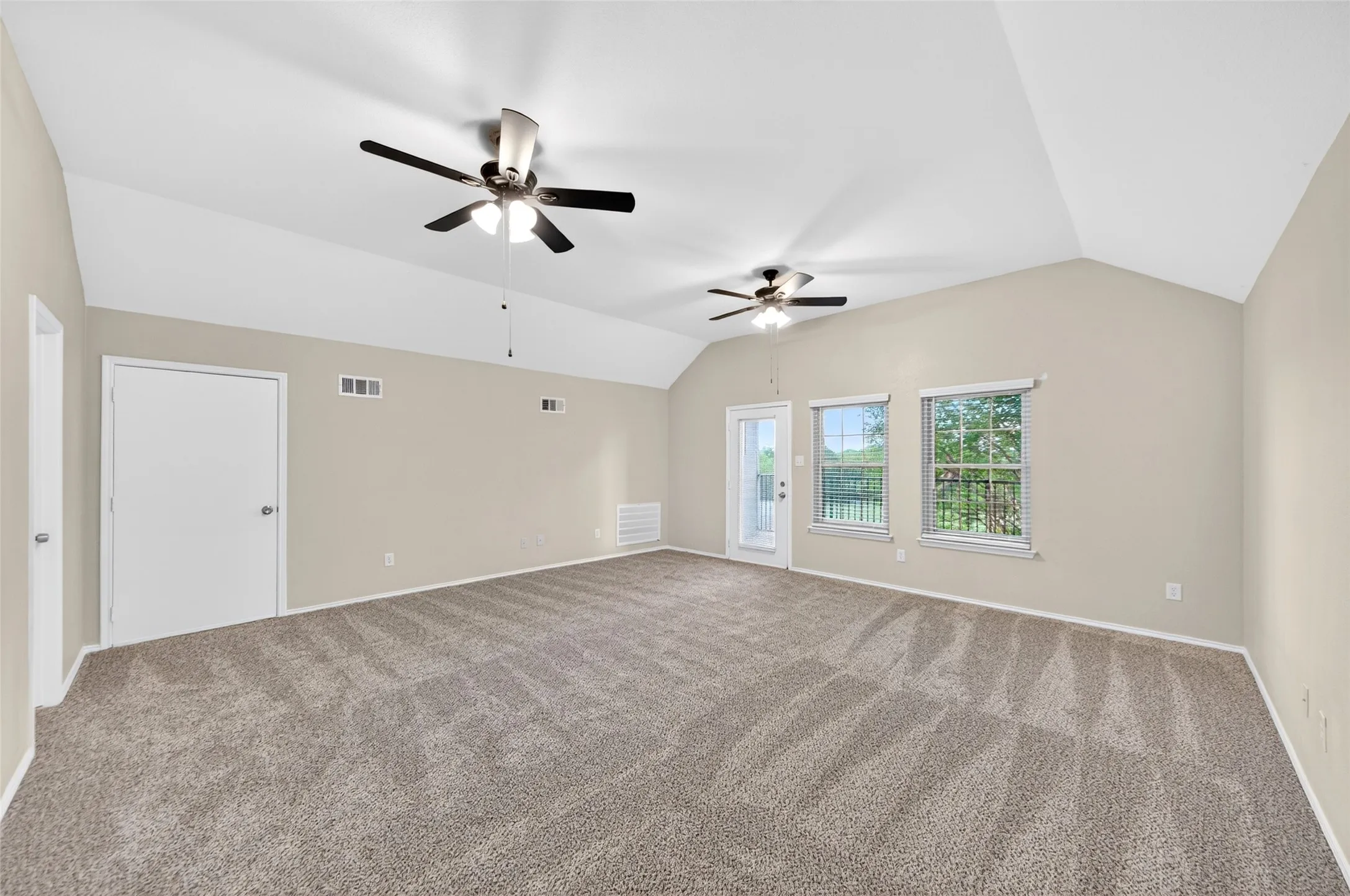 Single Family Residence For Sale in Rockwall County , 105 Southview Drive, Fate, Texas 75189, 4 Bedroom, 2 Bathroom, 2 Garage spaces, 2,846 Sqft, built in 2004, mls#21358814, Real Estate Agent in Fate, Homes For Sale in Rockwall county, Homes For Sale in Fate, Realtor in Fate Texas, Real Estate Brokerage Independent Realty Texas, Luminita Cordes Realtor