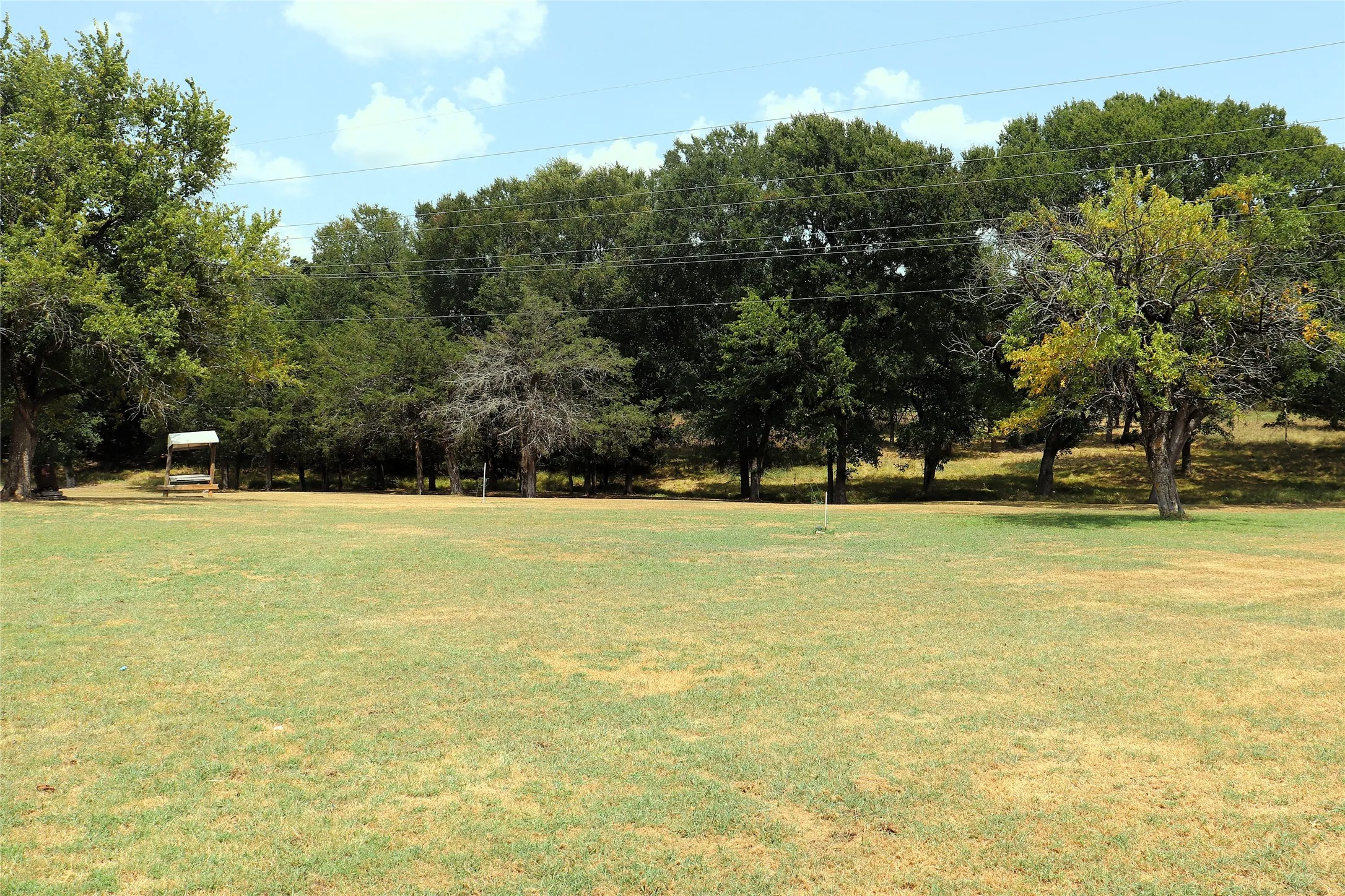 Single Family Residence For Sale in Hunt County , 2137 State Highway 69 S, Greenville, Texas 75402, 3 Bedroom, 2 Bathroom, 2 Garage spaces, 2,190 Sqft, built in 1962, Price $399,500, mls#21357213, Real Estate Agent in Greenville, Homes For Sale in Hunt county, Homes For Sale in Greenville, Realtor in Greenville Texas, Real Estate Brokerage Independent Realty Texas, Luminita Cordes Realtor
