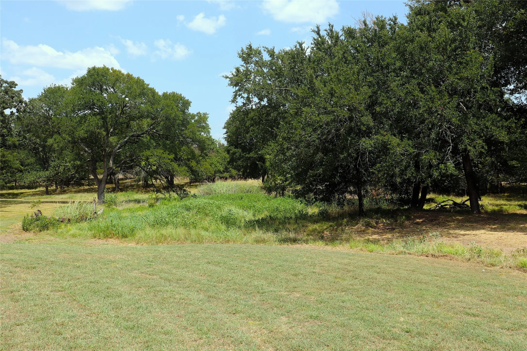 Single Family Residence For Sale in Hunt County , 2137 State Highway 69 S, Greenville, Texas 75402, 3 Bedroom, 2 Bathroom, 2 Garage spaces, 2,190 Sqft, built in 1962, Price $399,500, mls#21357213, Real Estate Agent in Greenville, Homes For Sale in Hunt county, Homes For Sale in Greenville, Realtor in Greenville Texas, Real Estate Brokerage Independent Realty Texas, Luminita Cordes Realtor