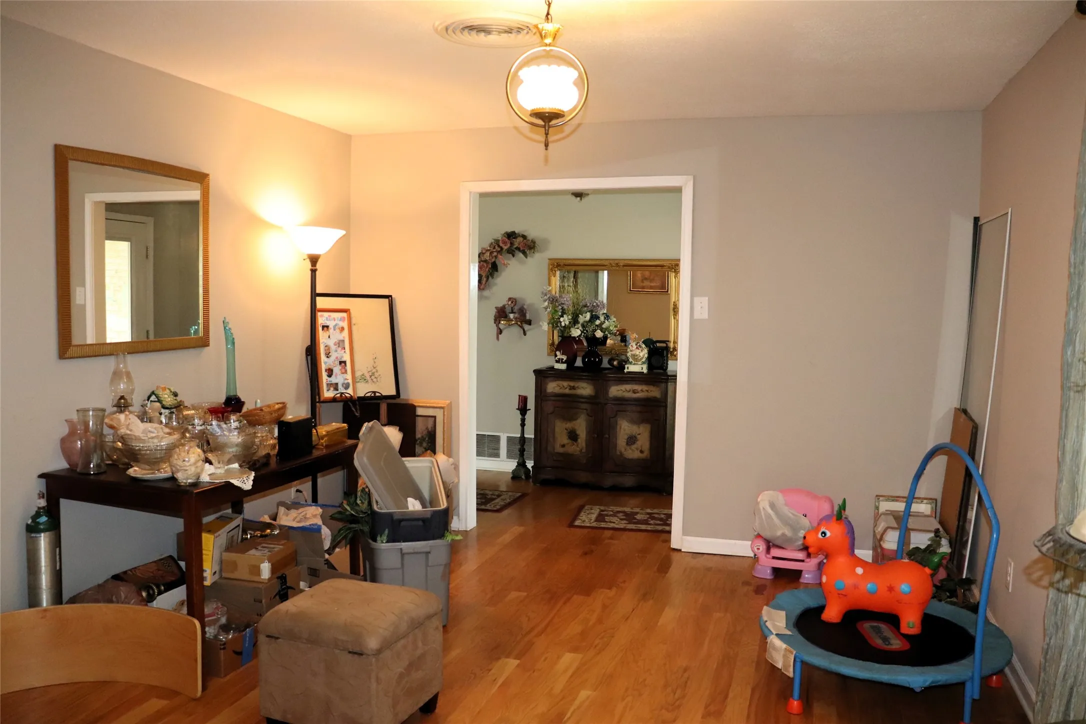 Single Family Residence For Sale in Hunt County , 2137 State Highway 69 S, Greenville, Texas 75402, 3 Bedroom, 2 Bathroom, 2 Garage spaces, 2,190 Sqft, built in 1962, Price $399,500, mls#21357213, Real Estate Agent in Greenville, Homes For Sale in Hunt county, Homes For Sale in Greenville, Realtor in Greenville Texas, Real Estate Brokerage Independent Realty Texas, Luminita Cordes Realtor