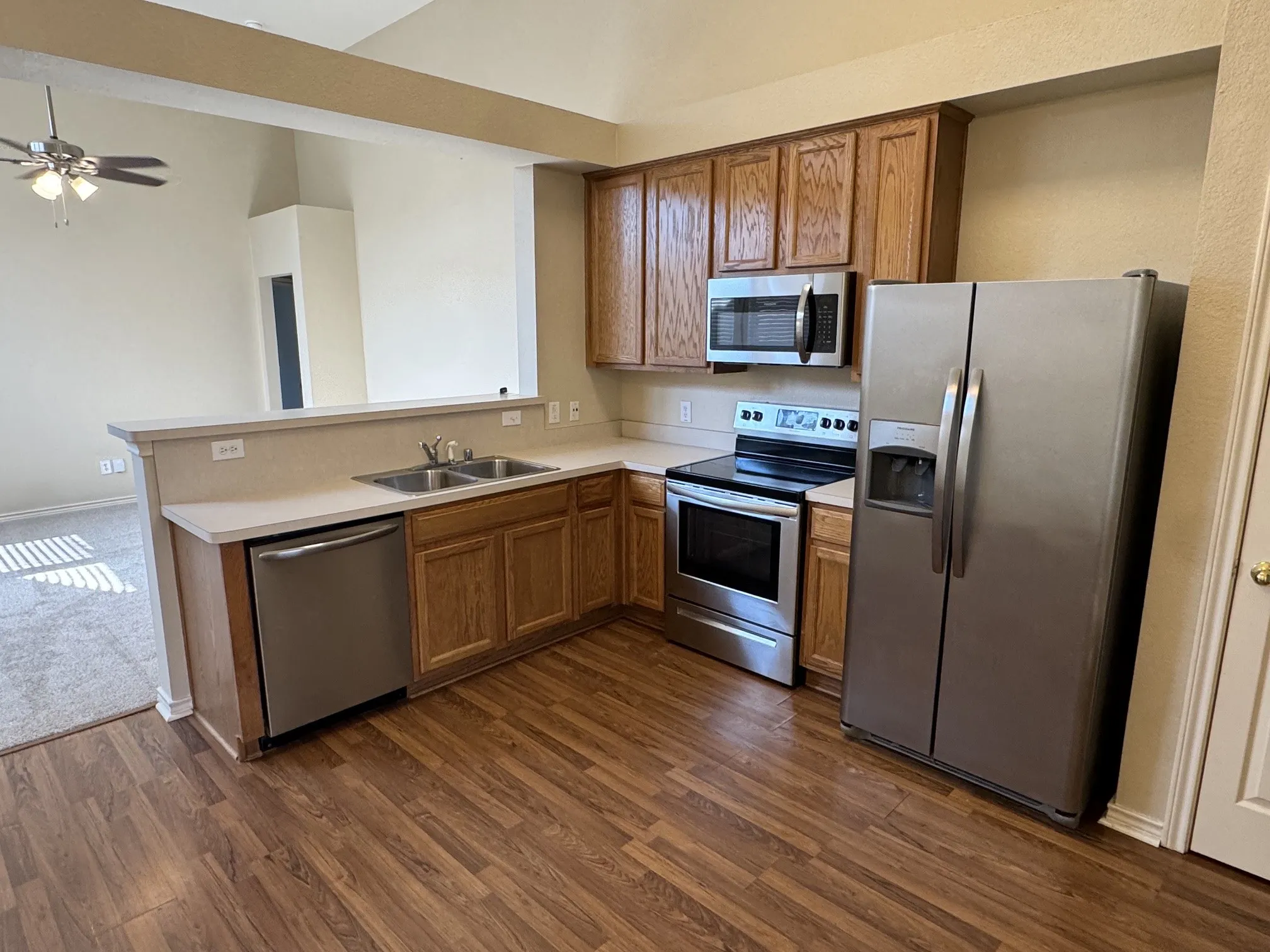 Single Family Residence For Rent in Denton County , 8831 Holliday Lane, Aubrey, Texas 76227, 3 Bedroom, 2 Bathroom, 2 Garage spaces, 1,207 Sqft, built in 2004, mls#21356494, Real Estate Agent in Aubrey, Homes For Rent in Denton county, Homes For Rent in Aubrey, Realtor in Aubrey Texas, Real Estate Brokerage Independent Realty Texas, Luminita Cordes Realtor