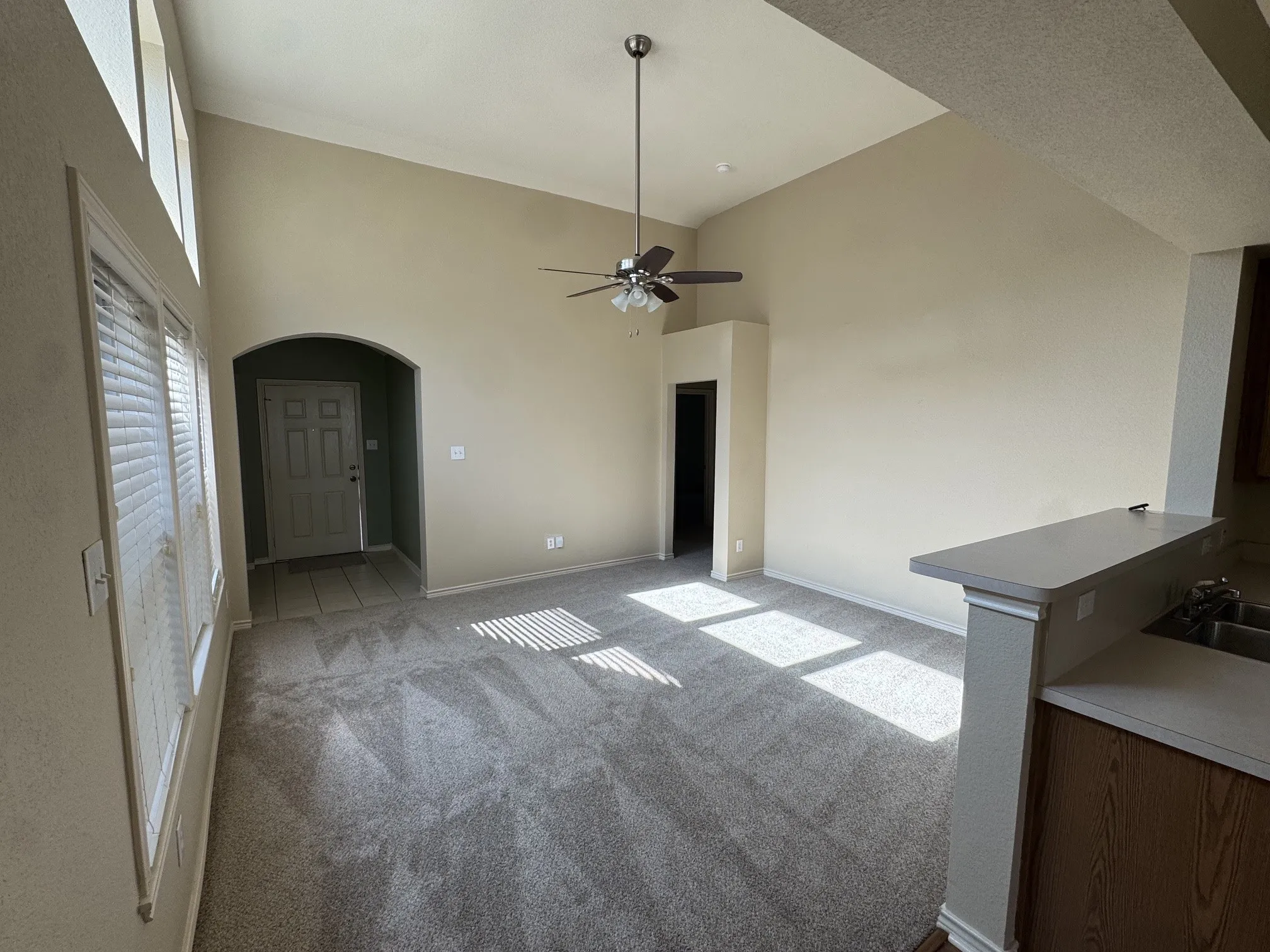 Single Family Residence For Rent in Denton County , 8831 Holliday Lane, Aubrey, Texas 76227, 3 Bedroom, 2 Bathroom, 2 Garage spaces, 1,207 Sqft, built in 2004, mls#21356494, Real Estate Agent in Aubrey, Homes For Rent in Denton county, Homes For Rent in Aubrey, Realtor in Aubrey Texas, Real Estate Brokerage Independent Realty Texas, Luminita Cordes Realtor