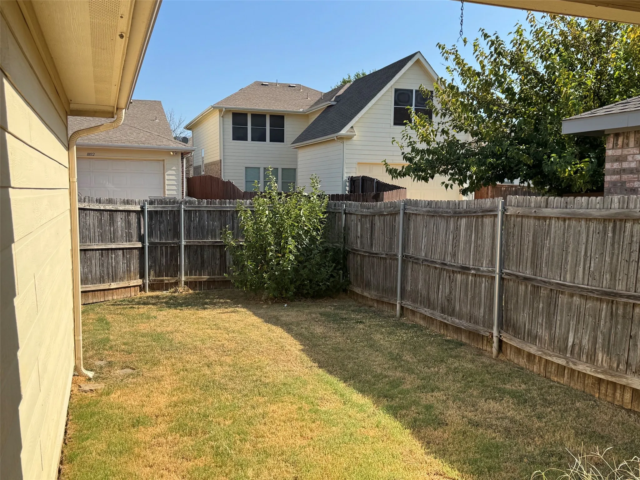 Single Family Residence For Rent in Denton County , 8831 Holliday Lane, Aubrey, Texas 76227, 3 Bedroom, 2 Bathroom, 2 Garage spaces, 1,207 Sqft, built in 2004, mls#21356494, Real Estate Agent in Aubrey, Homes For Rent in Denton county, Homes For Rent in Aubrey, Realtor in Aubrey Texas, Real Estate Brokerage Independent Realty Texas, Luminita Cordes Realtor