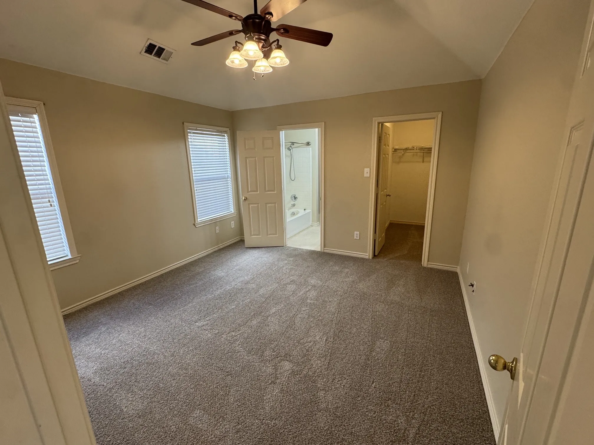 Single Family Residence For Rent in Denton County , 8831 Holliday Lane, Aubrey, Texas 76227, 3 Bedroom, 2 Bathroom, 2 Garage spaces, 1,207 Sqft, built in 2004, mls#21356494, Real Estate Agent in Aubrey, Homes For Rent in Denton county, Homes For Rent in Aubrey, Realtor in Aubrey Texas, Real Estate Brokerage Independent Realty Texas, Luminita Cordes Realtor