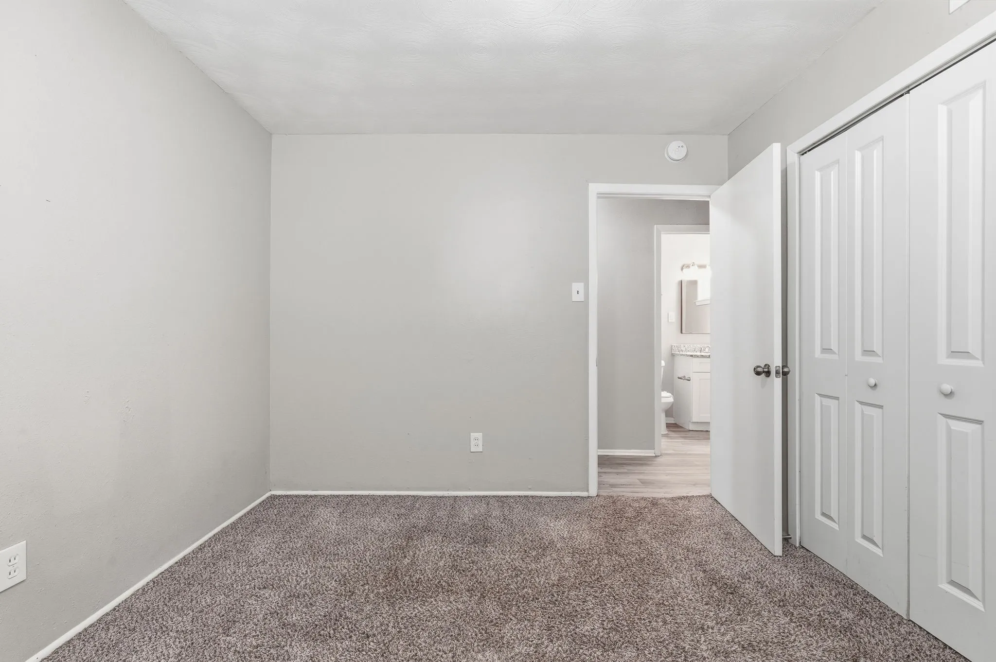 Single Family Residence For Sale in Dallas County , 3004 Albany Drive, Mesquite, Texas 75150, 3 Bedroom, 2 Bathroom, Garage spaces, 1,383 Sqft, built in 1959, mls#21338089, Real Estate Agent in Mesquite, Homes For Sale in Dallas county, Homes For Sale in Mesquite, Realtor in Mesquite Texas, Real Estate Brokerage Independent Realty Texas, Luminita Cordes Realtor