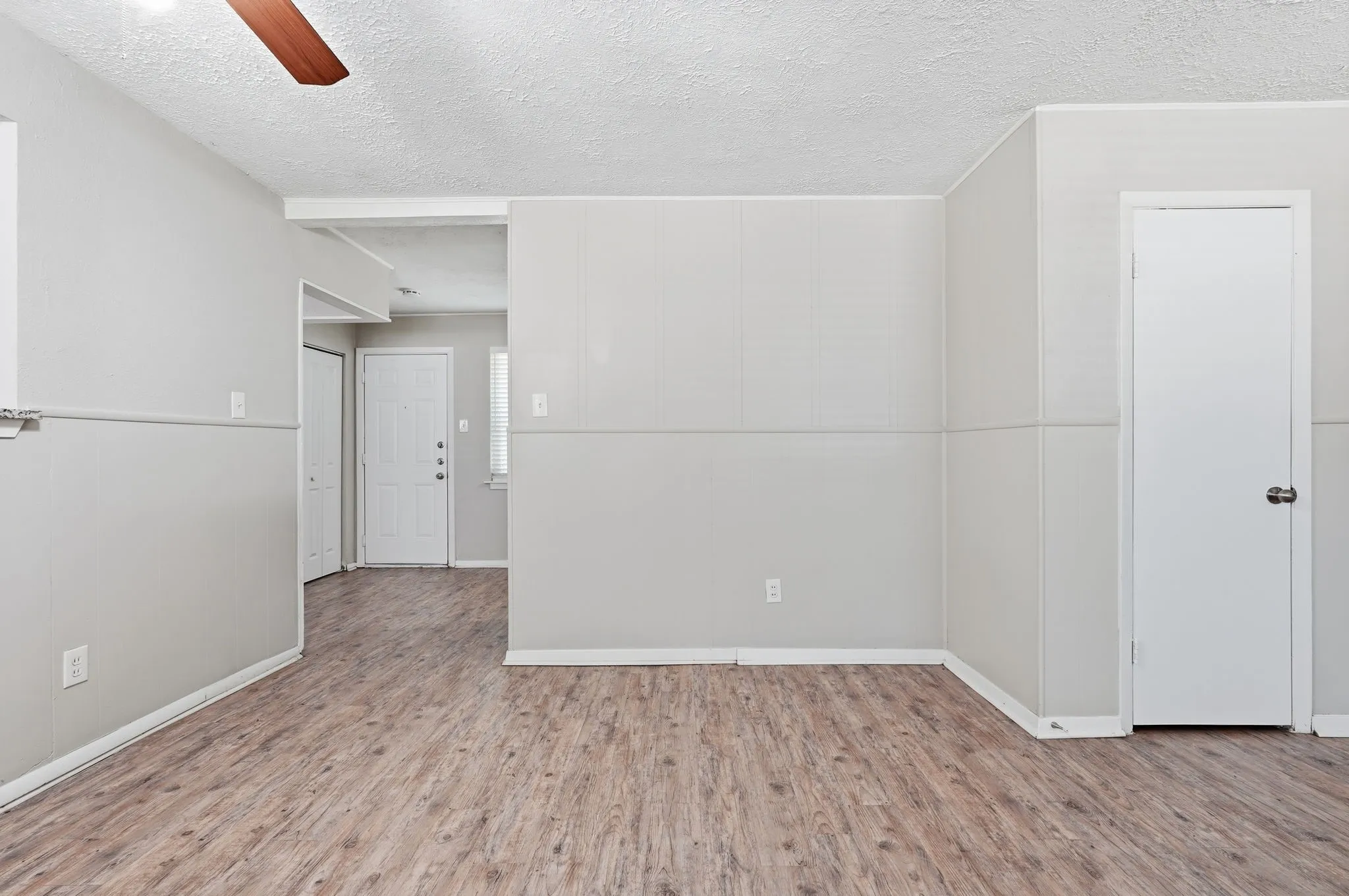 Single Family Residence For Sale in Dallas County , 3004 Albany Drive, Mesquite, Texas 75150, 3 Bedroom, 2 Bathroom, Garage spaces, 1,383 Sqft, built in 1959, mls#21338089, Real Estate Agent in Mesquite, Homes For Sale in Dallas county, Homes For Sale in Mesquite, Realtor in Mesquite Texas, Real Estate Brokerage Independent Realty Texas, Luminita Cordes Realtor