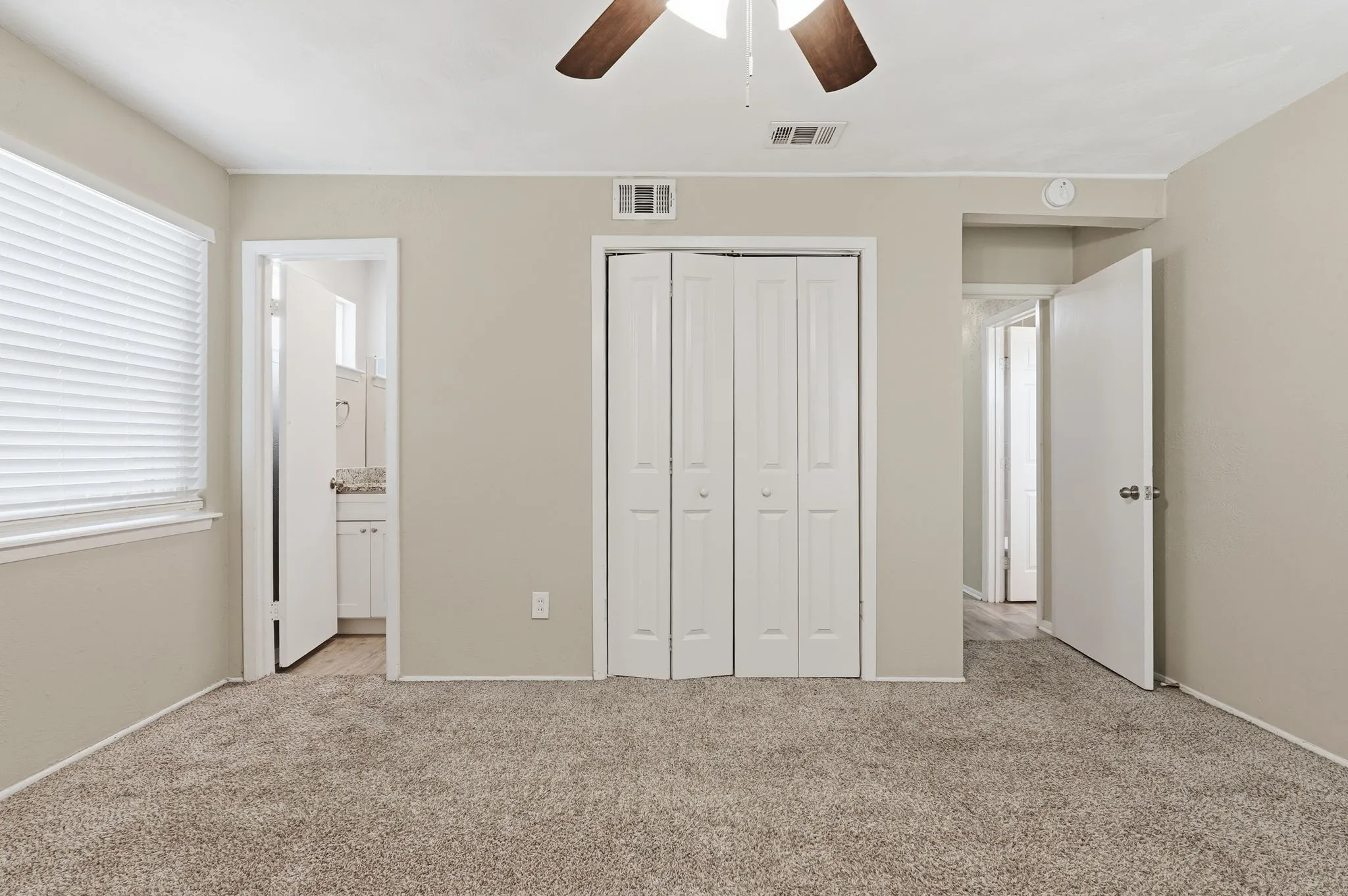 Single Family Residence For Sale in Dallas County , 3004 Albany Drive, Mesquite, Texas 75150, 3 Bedroom, 2 Bathroom, Garage spaces, 1,383 Sqft, built in 1959, mls#21338089, Real Estate Agent in Mesquite, Homes For Sale in Dallas county, Homes For Sale in Mesquite, Realtor in Mesquite Texas, Real Estate Brokerage Independent Realty Texas, Luminita Cordes Realtor