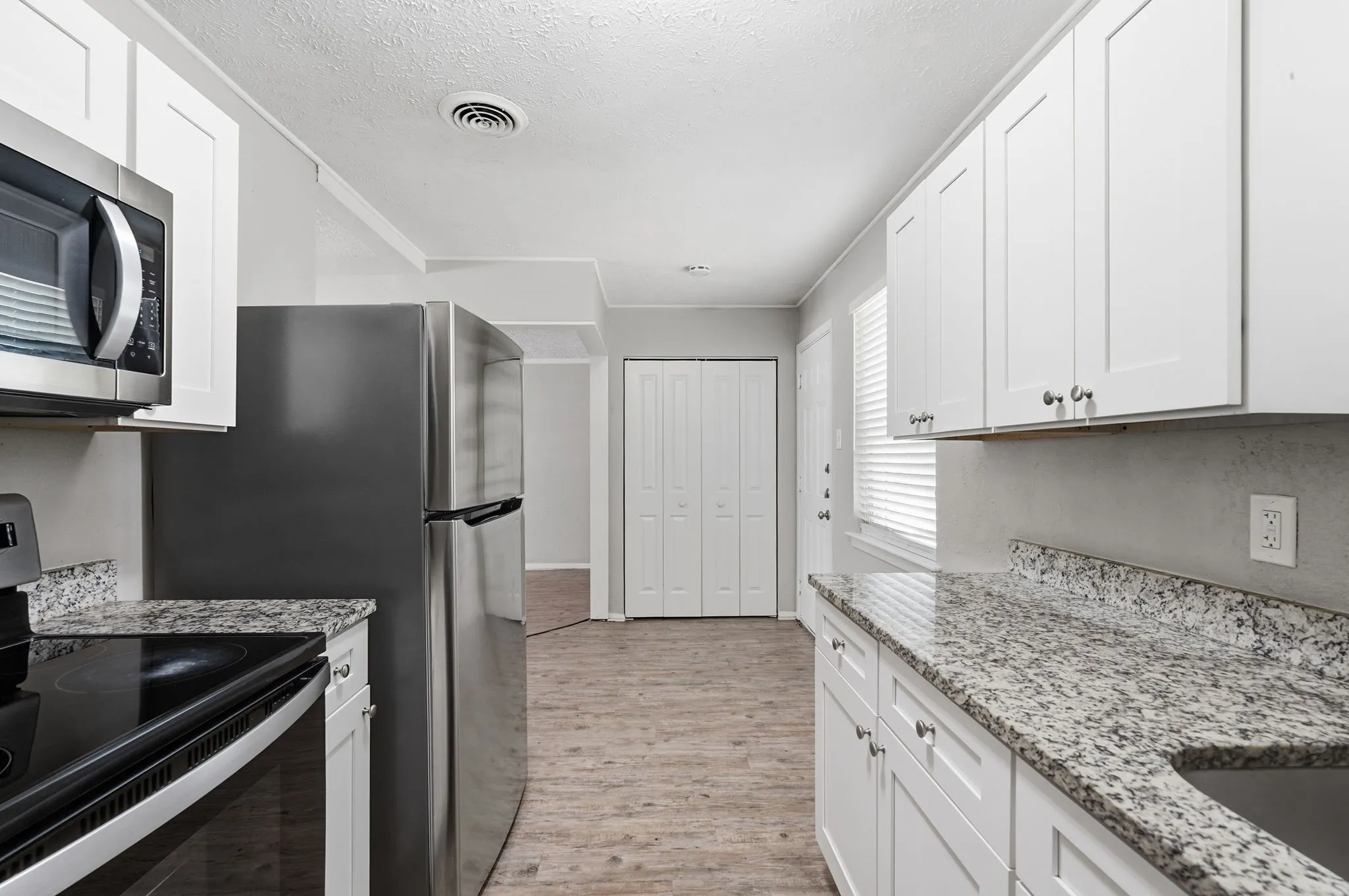 Single Family Residence For Sale in Dallas County , 3004 Albany Drive, Mesquite, Texas 75150, 3 Bedroom, 2 Bathroom, Garage spaces, 1,383 Sqft, built in 1959, mls#21338089, Real Estate Agent in Mesquite, Homes For Sale in Dallas county, Homes For Sale in Mesquite, Realtor in Mesquite Texas, Real Estate Brokerage Independent Realty Texas, Luminita Cordes Realtor