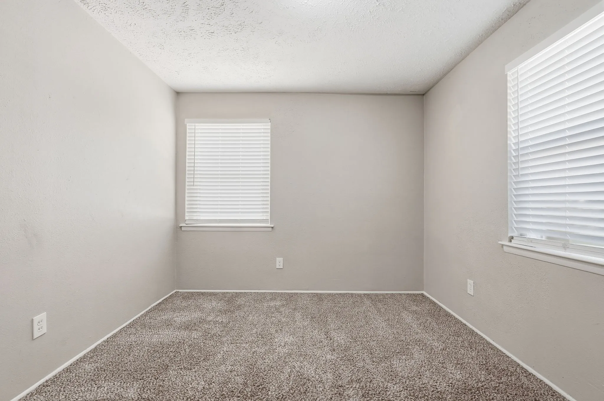 Single Family Residence For Sale in Dallas County , 3004 Albany Drive, Mesquite, Texas 75150, 3 Bedroom, 2 Bathroom, Garage spaces, 1,383 Sqft, built in 1959, mls#21338089, Real Estate Agent in Mesquite, Homes For Sale in Dallas county, Homes For Sale in Mesquite, Realtor in Mesquite Texas, Real Estate Brokerage Independent Realty Texas, Luminita Cordes Realtor