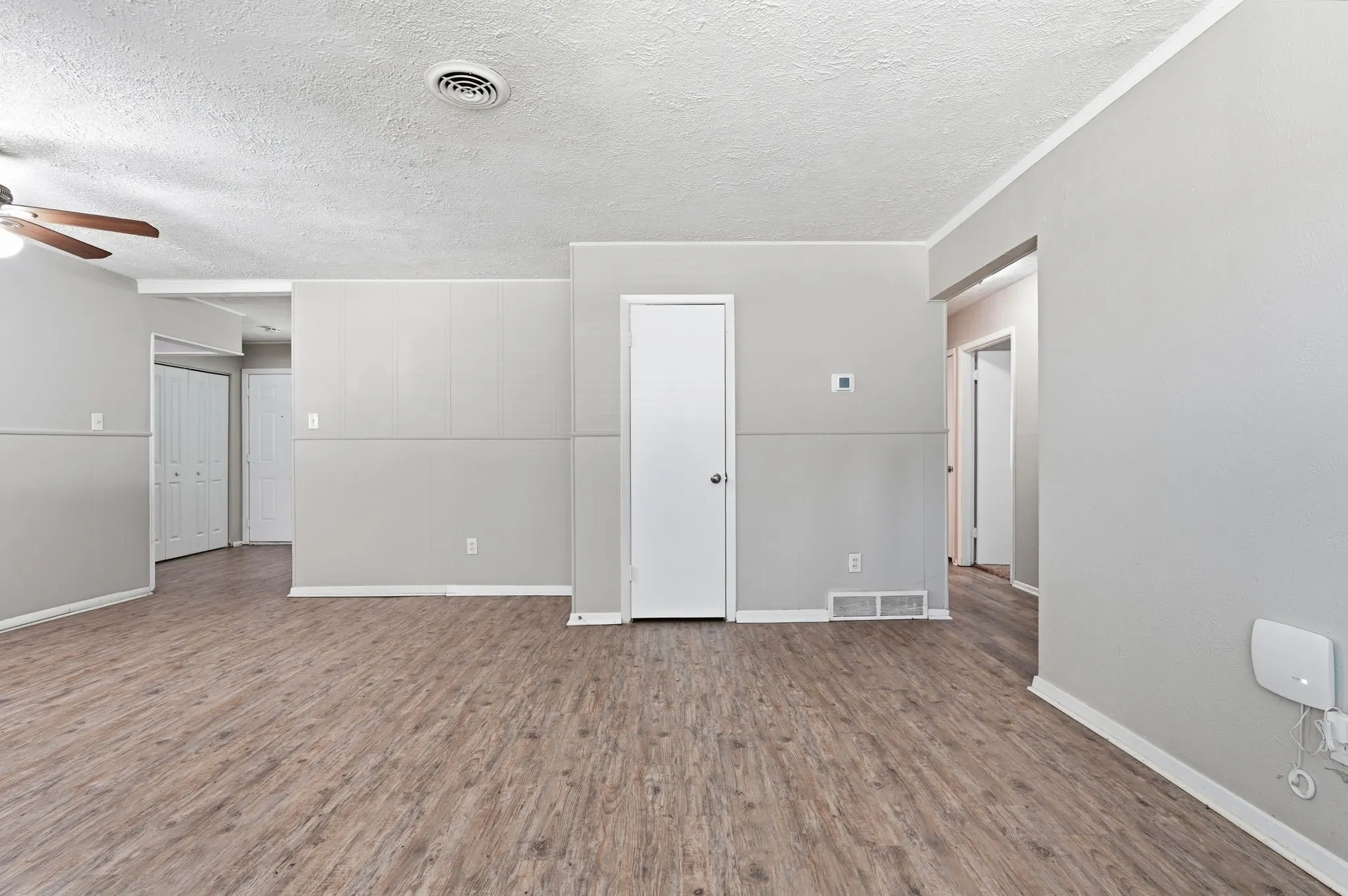 Single Family Residence For Sale in Dallas County , 3004 Albany Drive, Mesquite, Texas 75150, 3 Bedroom, 2 Bathroom, Garage spaces, 1,383 Sqft, built in 1959, mls#21338089, Real Estate Agent in Mesquite, Homes For Sale in Dallas county, Homes For Sale in Mesquite, Realtor in Mesquite Texas, Real Estate Brokerage Independent Realty Texas, Luminita Cordes Realtor