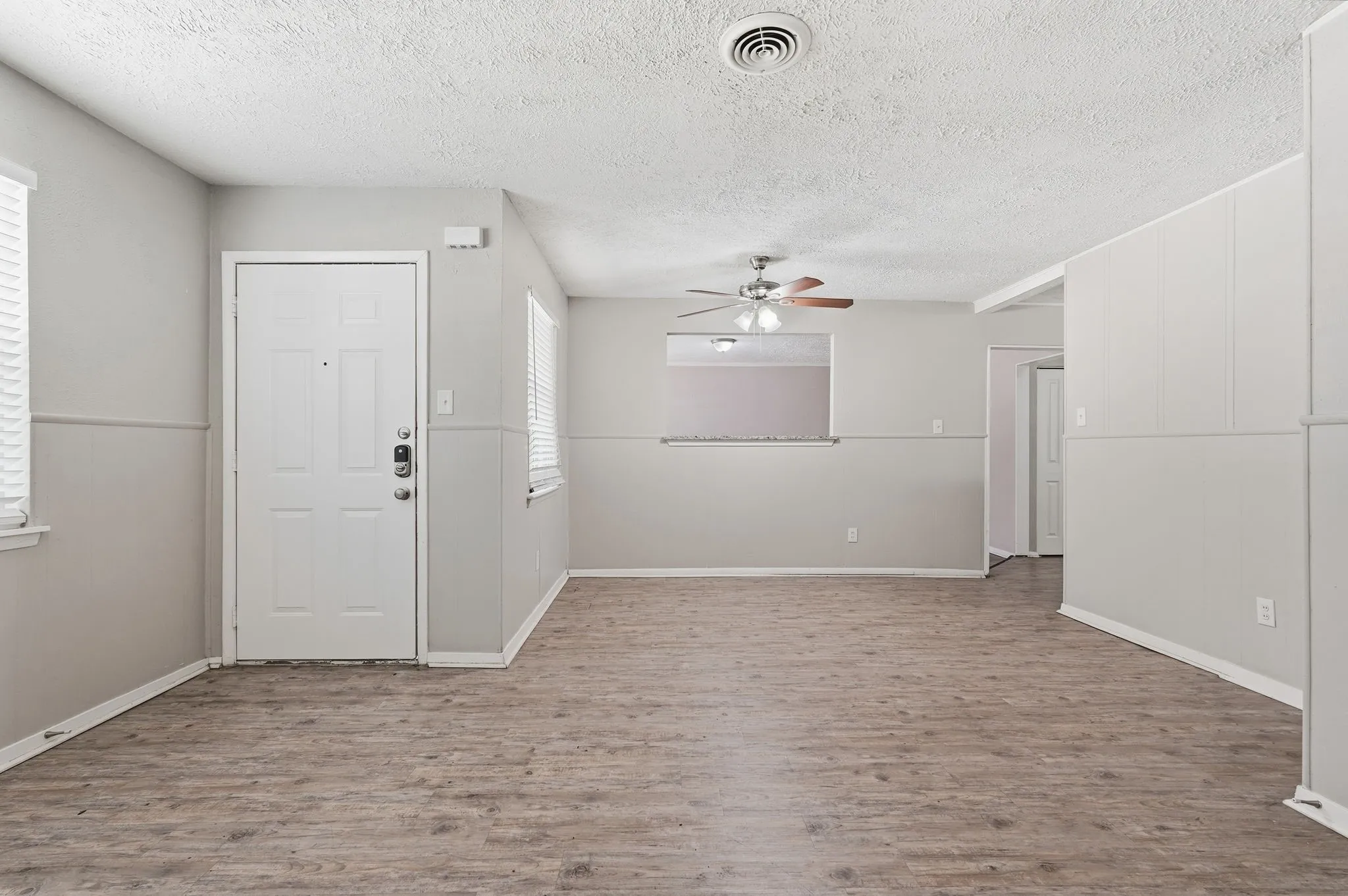 Single Family Residence For Sale in Dallas County , 3004 Albany Drive, Mesquite, Texas 75150, 3 Bedroom, 2 Bathroom, Garage spaces, 1,383 Sqft, built in 1959, mls#21338089, Real Estate Agent in Mesquite, Homes For Sale in Dallas county, Homes For Sale in Mesquite, Realtor in Mesquite Texas, Real Estate Brokerage Independent Realty Texas, Luminita Cordes Realtor