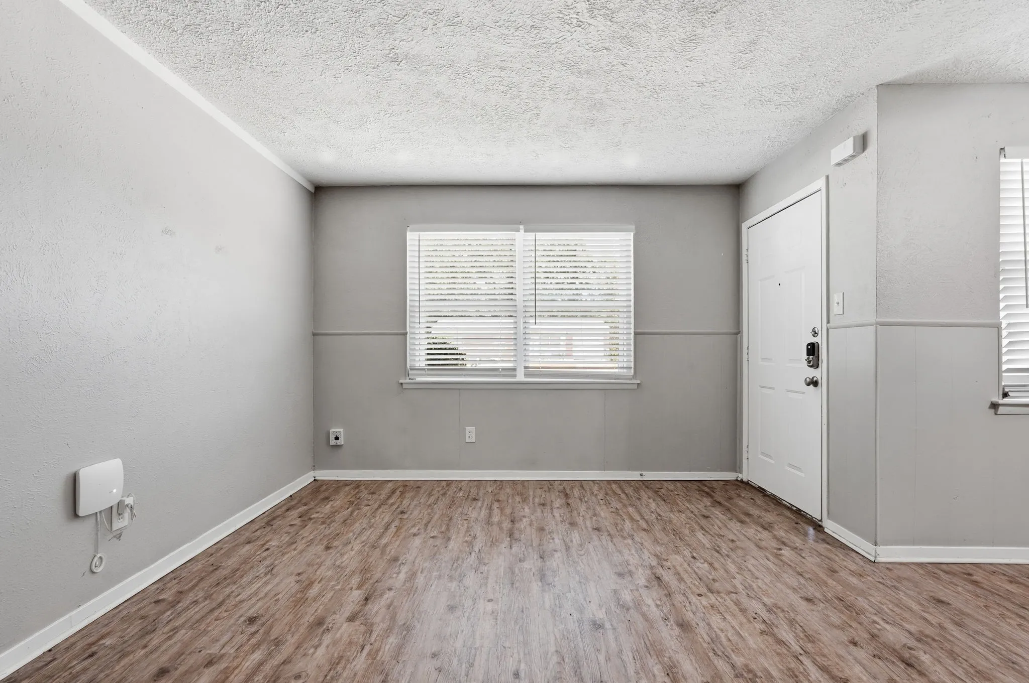 Single Family Residence For Sale in Dallas County , 3004 Albany Drive, Mesquite, Texas 75150, 3 Bedroom, 2 Bathroom, Garage spaces, 1,383 Sqft, built in 1959, mls#21338089, Real Estate Agent in Mesquite, Homes For Sale in Dallas county, Homes For Sale in Mesquite, Realtor in Mesquite Texas, Real Estate Brokerage Independent Realty Texas, Luminita Cordes Realtor
