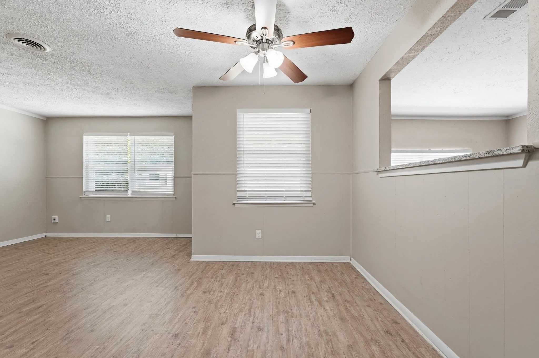 Single Family Residence For Sale in Dallas County , 3004 Albany Drive, Mesquite, Texas 75150, 3 Bedroom, 2 Bathroom, Garage spaces, 1,383 Sqft, built in 1959, mls#21338089, Real Estate Agent in Mesquite, Homes For Sale in Dallas county, Homes For Sale in Mesquite, Realtor in Mesquite Texas, Real Estate Brokerage Independent Realty Texas, Luminita Cordes Realtor