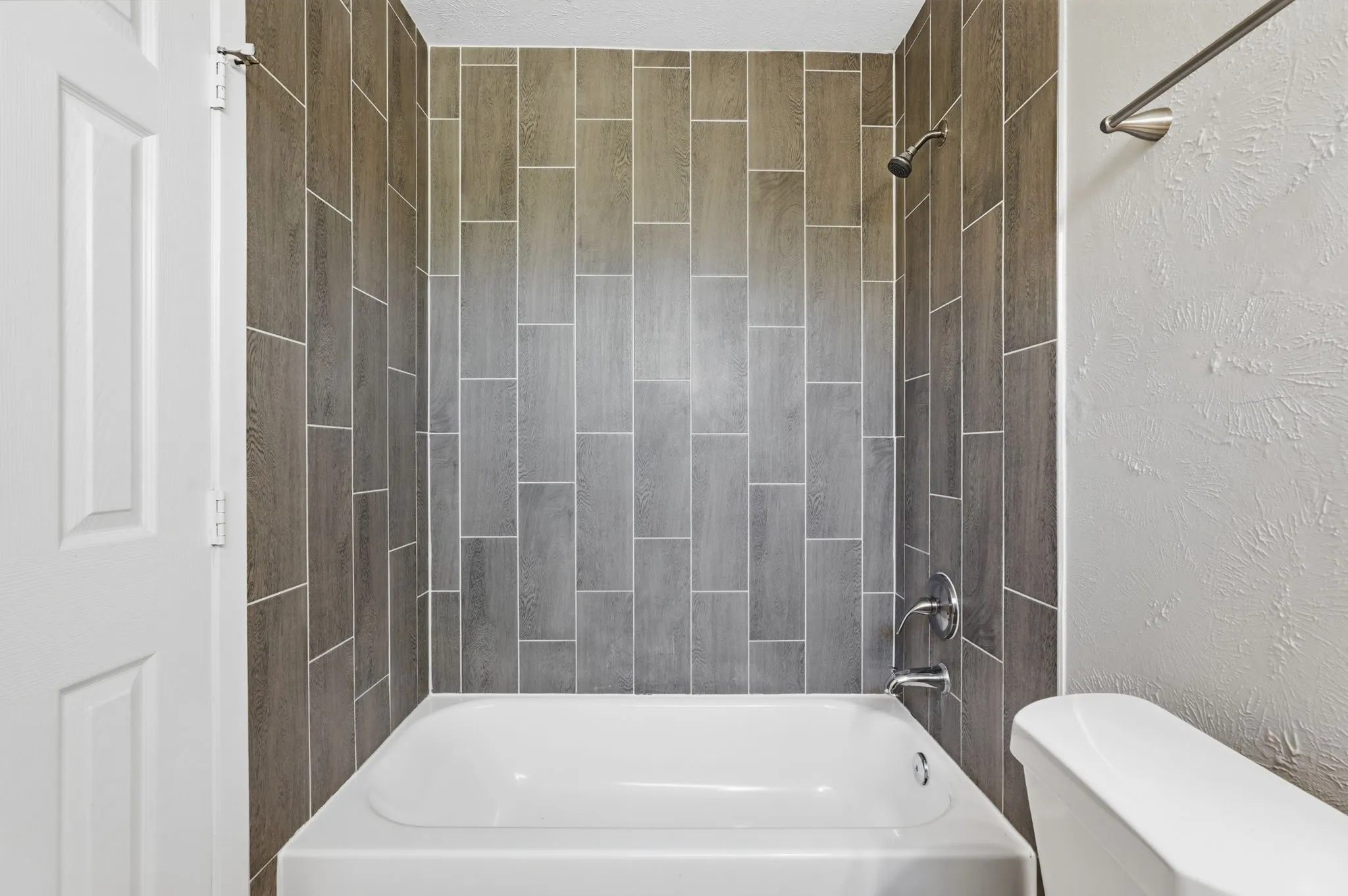 Single Family Residence For Sale in Dallas County , 3004 Albany Drive, Mesquite, Texas 75150, 3 Bedroom, 2 Bathroom, Garage spaces, 1,383 Sqft, built in 1959, mls#21338089, Real Estate Agent in Mesquite, Homes For Sale in Dallas county, Homes For Sale in Mesquite, Realtor in Mesquite Texas, Real Estate Brokerage Independent Realty Texas, Luminita Cordes Realtor
