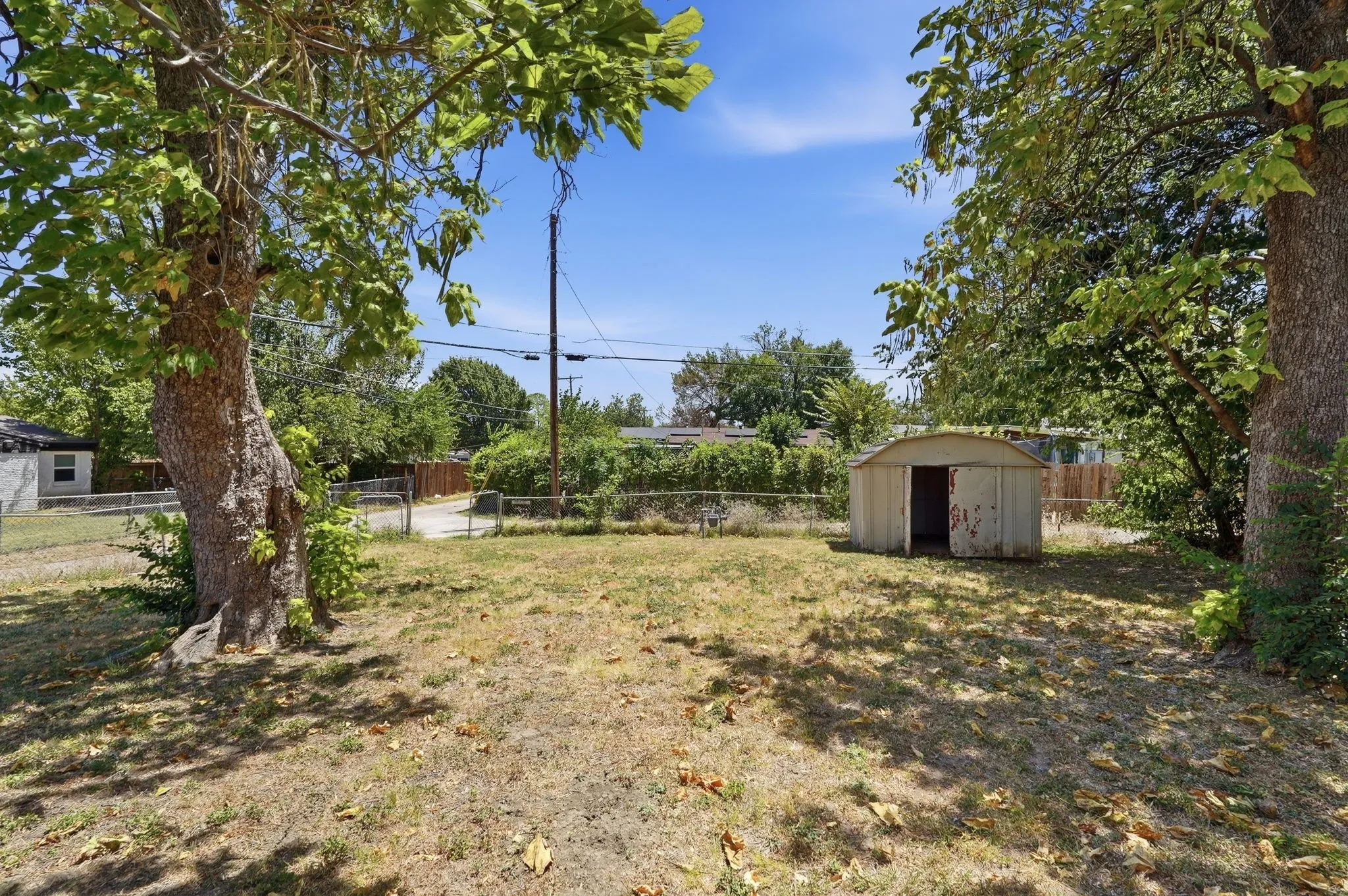 Single Family Residence For Sale in Dallas County , 3004 Albany Drive, Mesquite, Texas 75150, 3 Bedroom, 2 Bathroom, Garage spaces, 1,383 Sqft, built in 1959, mls#21338089, Real Estate Agent in Mesquite, Homes For Sale in Dallas county, Homes For Sale in Mesquite, Realtor in Mesquite Texas, Real Estate Brokerage Independent Realty Texas, Luminita Cordes Realtor