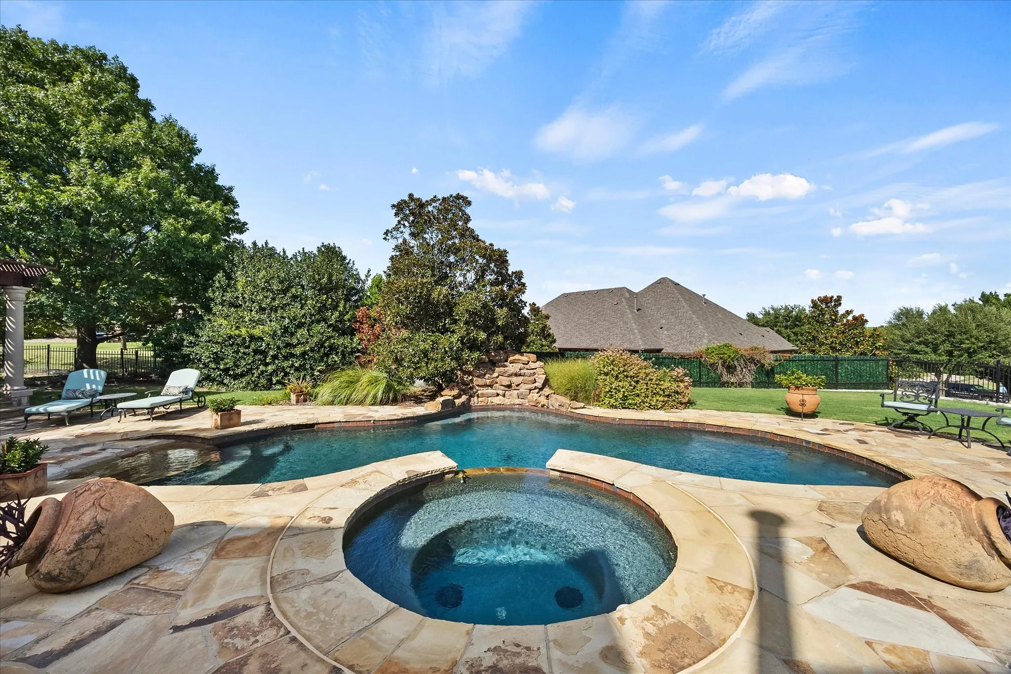 Single Family Residence For Sale in Rockwall County , 2 Maltese Circle, Heath, Texas 75032, 5 Bedroom, 4 Bathroom, 7 Garage spaces, 3,510 Sqft, built in 2006, mls#21358710, Real Estate Agent in Heath, Homes For Sale in Rockwall county, Homes For Sale in Heath, Realtor in Heath Texas, Real Estate Brokerage Independent Realty Texas, Luminita Cordes Realtor