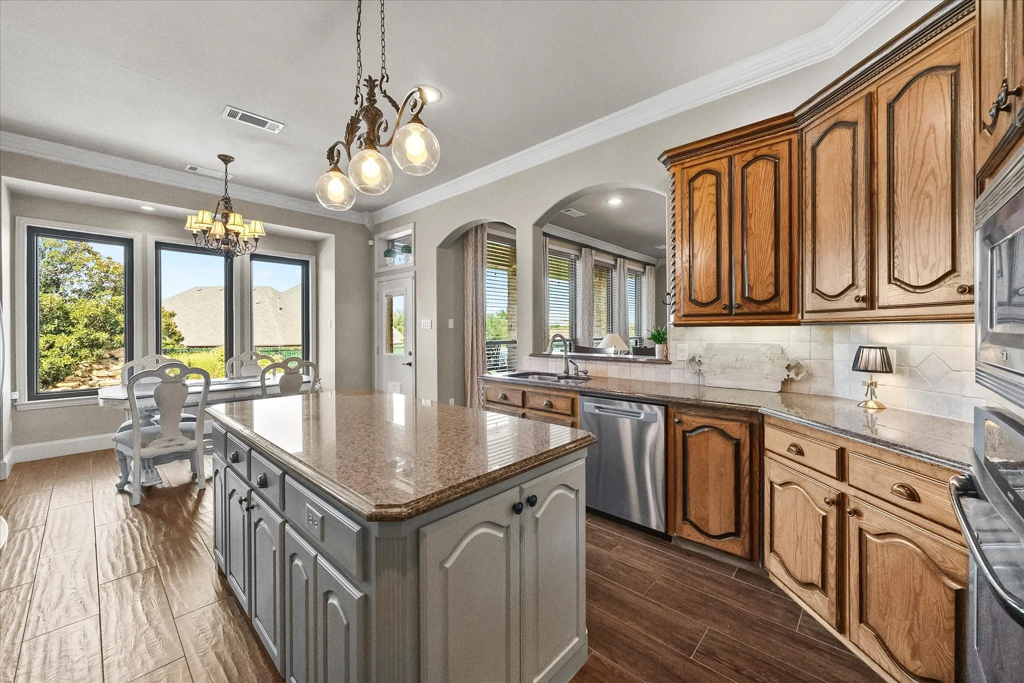 Single Family Residence For Sale in Rockwall County , 2 Maltese Circle, Heath, Texas 75032, 5 Bedroom, 4 Bathroom, 7 Garage spaces, 3,510 Sqft, built in 2006, mls#21358710, Real Estate Agent in Heath, Homes For Sale in Rockwall county, Homes For Sale in Heath, Realtor in Heath Texas, Real Estate Brokerage Independent Realty Texas, Luminita Cordes Realtor