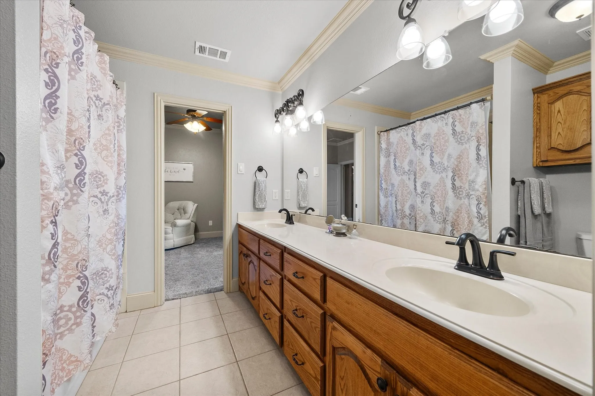 Single Family Residence For Sale in Rockwall County , 2 Maltese Circle, Heath, Texas 75032, 5 Bedroom, 4 Bathroom, 7 Garage spaces, 3,510 Sqft, built in 2006, mls#21358710, Real Estate Agent in Heath, Homes For Sale in Rockwall county, Homes For Sale in Heath, Realtor in Heath Texas, Real Estate Brokerage Independent Realty Texas, Luminita Cordes Realtor