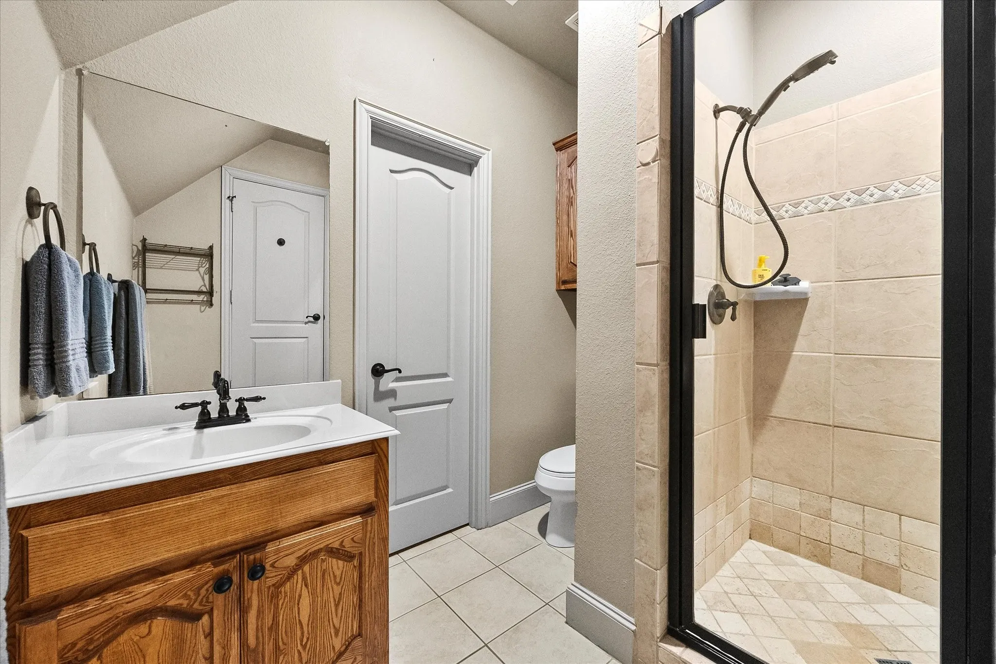 Single Family Residence For Sale in Rockwall County , 2 Maltese Circle, Heath, Texas 75032, 5 Bedroom, 4 Bathroom, 7 Garage spaces, 3,510 Sqft, built in 2006, mls#21358710, Real Estate Agent in Heath, Homes For Sale in Rockwall county, Homes For Sale in Heath, Realtor in Heath Texas, Real Estate Brokerage Independent Realty Texas, Luminita Cordes Realtor
