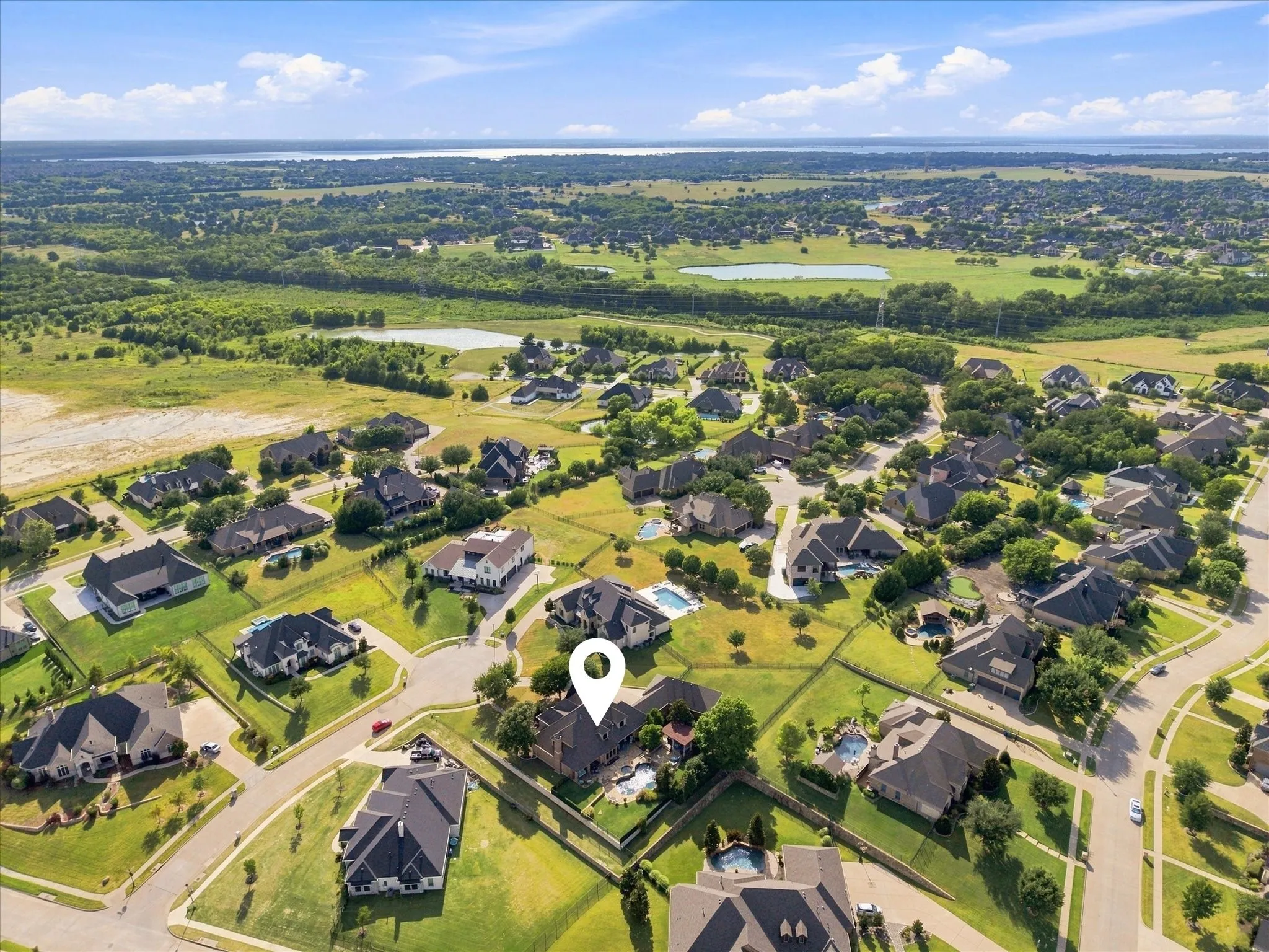 Single Family Residence For Sale in Rockwall County , 2 Maltese Circle, Heath, Texas 75032, 5 Bedroom, 4 Bathroom, 7 Garage spaces, 3,510 Sqft, built in 2006, mls#21358710, Real Estate Agent in Heath, Homes For Sale in Rockwall county, Homes For Sale in Heath, Realtor in Heath Texas, Real Estate Brokerage Independent Realty Texas, Luminita Cordes Realtor