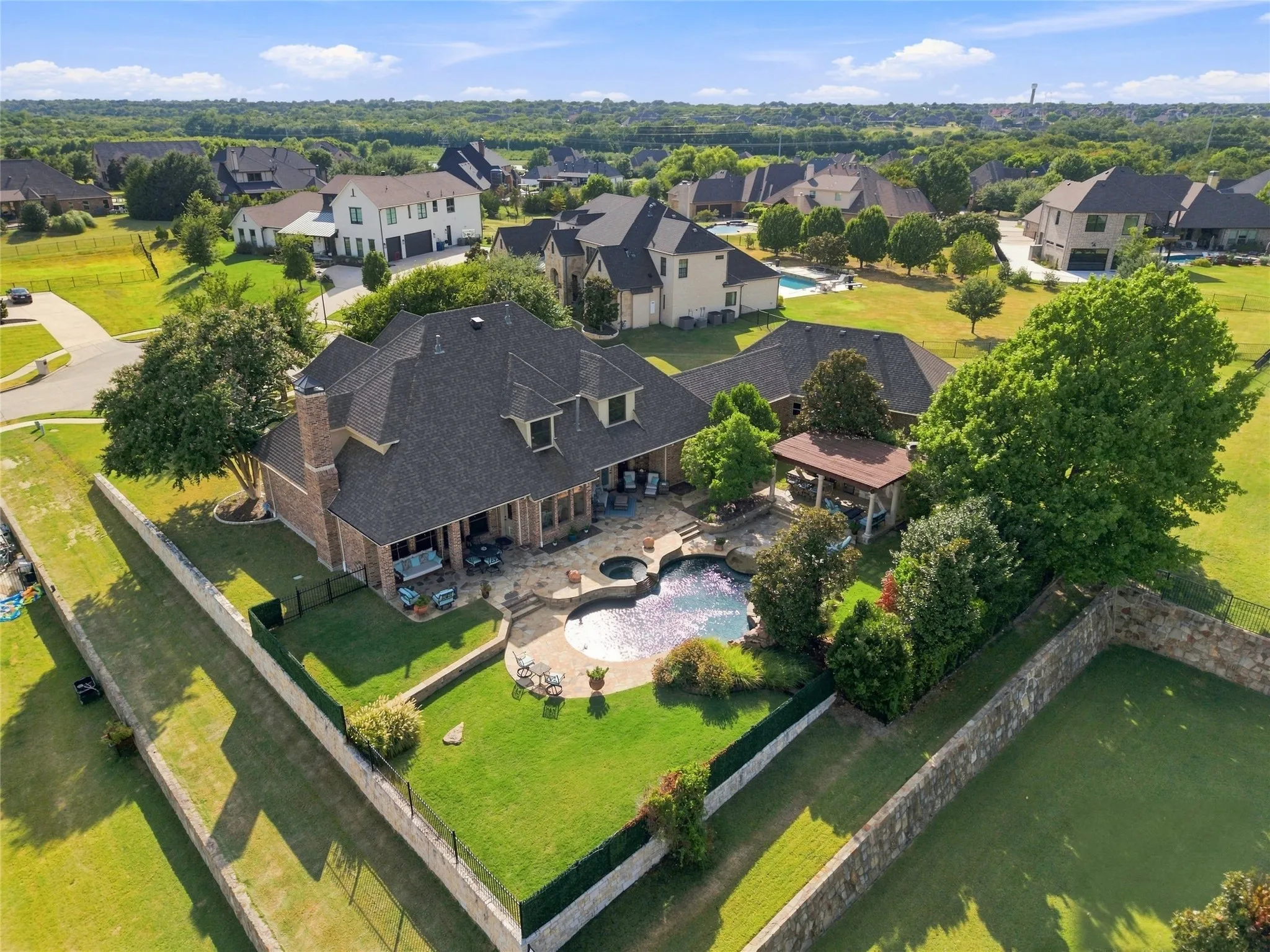 Single Family Residence For Sale in Rockwall County , 2 Maltese Circle, Heath, Texas 75032, 5 Bedroom, 4 Bathroom, 7 Garage spaces, 3,510 Sqft, built in 2006, mls#21358710, Real Estate Agent in Heath, Homes For Sale in Rockwall county, Homes For Sale in Heath, Realtor in Heath Texas, Real Estate Brokerage Independent Realty Texas, Luminita Cordes Realtor