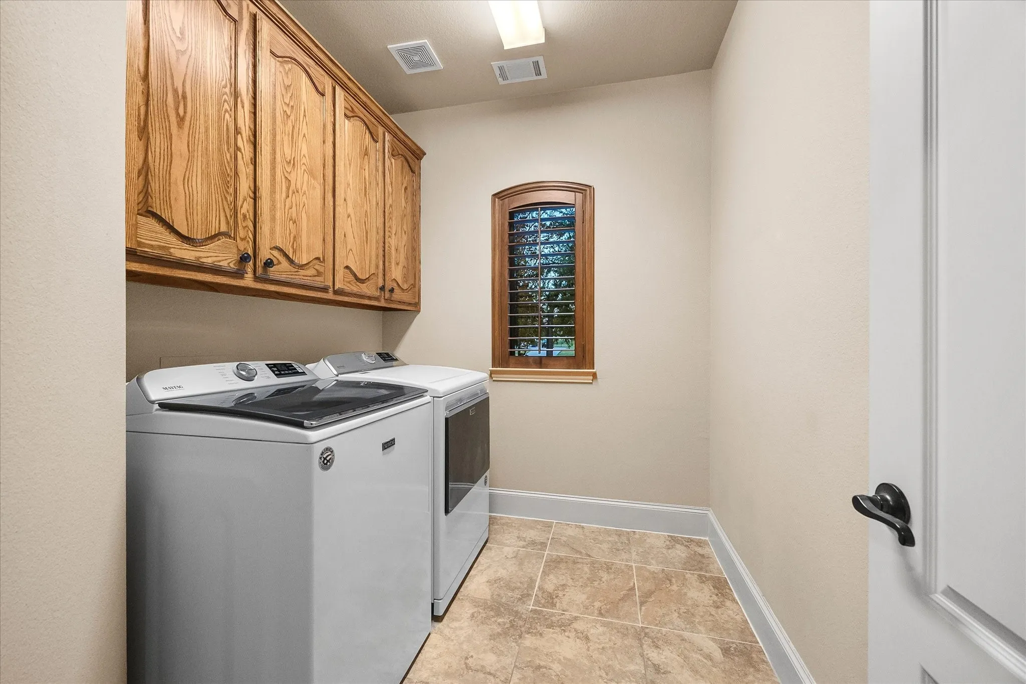 Single Family Residence For Sale in Rockwall County , 2 Maltese Circle, Heath, Texas 75032, 5 Bedroom, 4 Bathroom, 7 Garage spaces, 3,510 Sqft, built in 2006, mls#21358710, Real Estate Agent in Heath, Homes For Sale in Rockwall county, Homes For Sale in Heath, Realtor in Heath Texas, Real Estate Brokerage Independent Realty Texas, Luminita Cordes Realtor