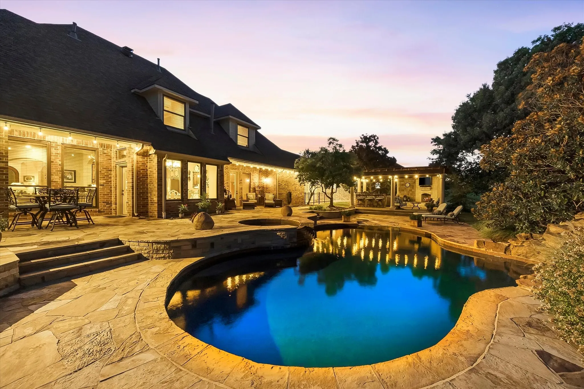 Single Family Residence For Sale in Rockwall County , 2 Maltese Circle, Heath, Texas 75032, 5 Bedroom, 4 Bathroom, 7 Garage spaces, 3,510 Sqft, built in 2006, mls#21358710, Real Estate Agent in Heath, Homes For Sale in Rockwall county, Homes For Sale in Heath, Realtor in Heath Texas, Real Estate Brokerage Independent Realty Texas, Luminita Cordes Realtor